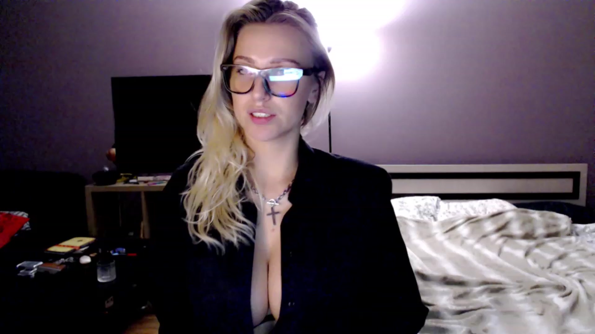 Gallery image thumbnail from VivicaCoke's myfreecams stream on, 11/15/2022, 20:07 image 3 of 20