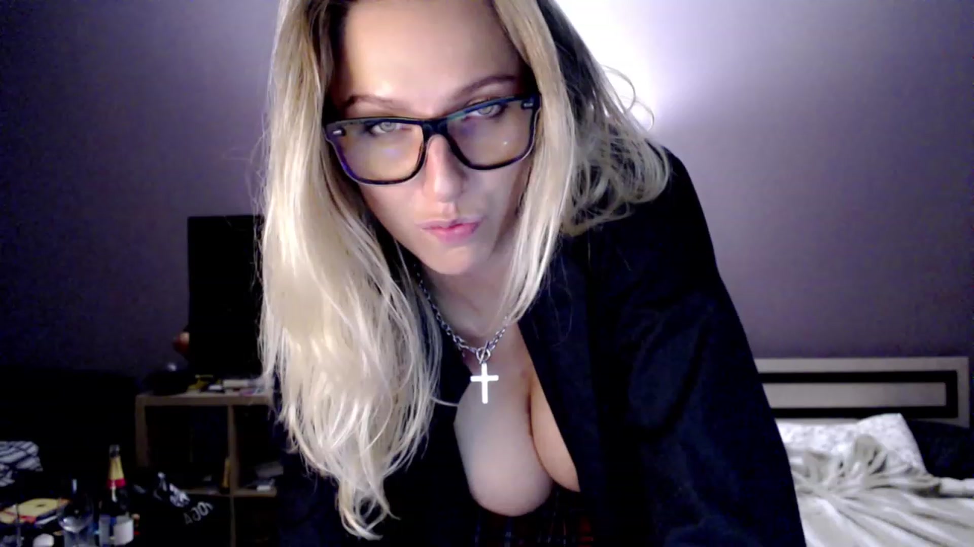 Gallery image thumbnail from VivicaCoke's myfreecams stream on, 11/16/2022, 18:39 image 16 of 20
