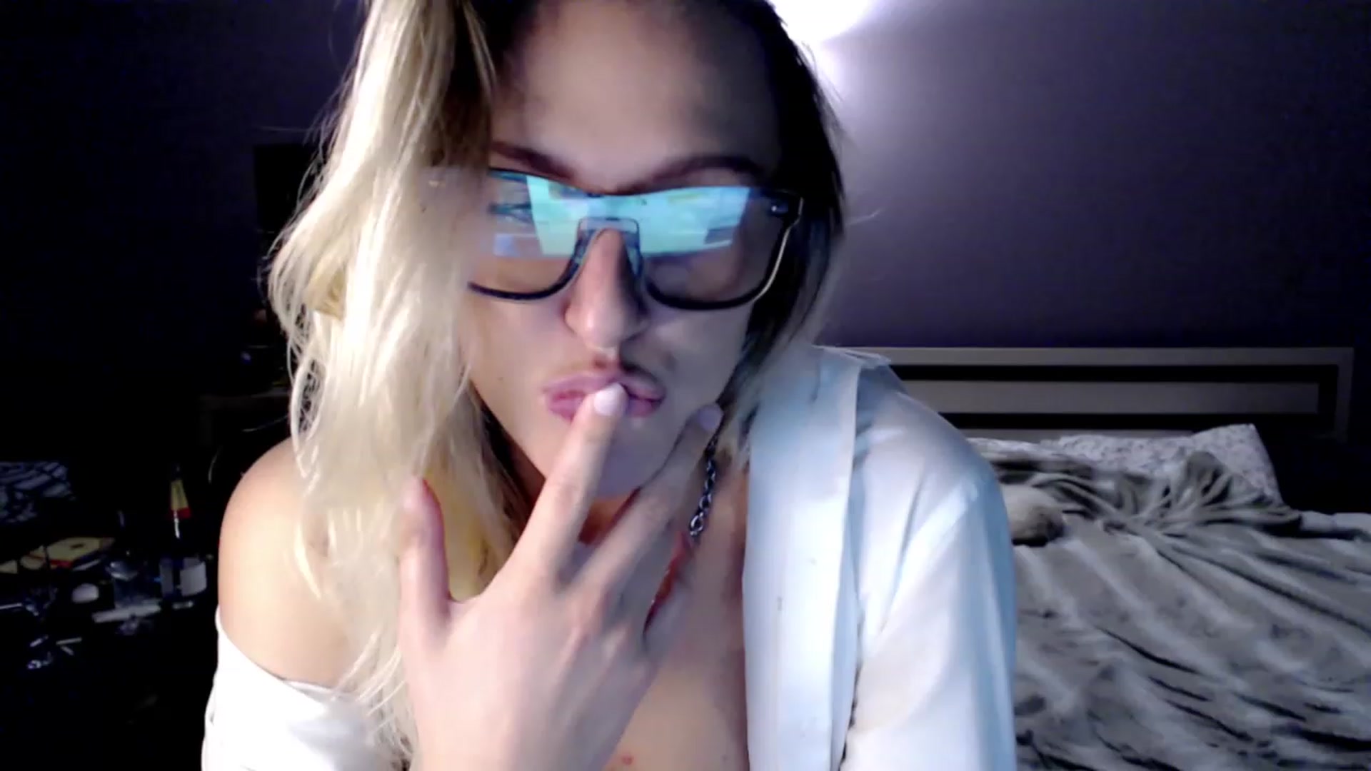 Gallery image thumbnail from VivicaCoke's myfreecams stream on, 11/16/2022, 18:39 image 7 of 20