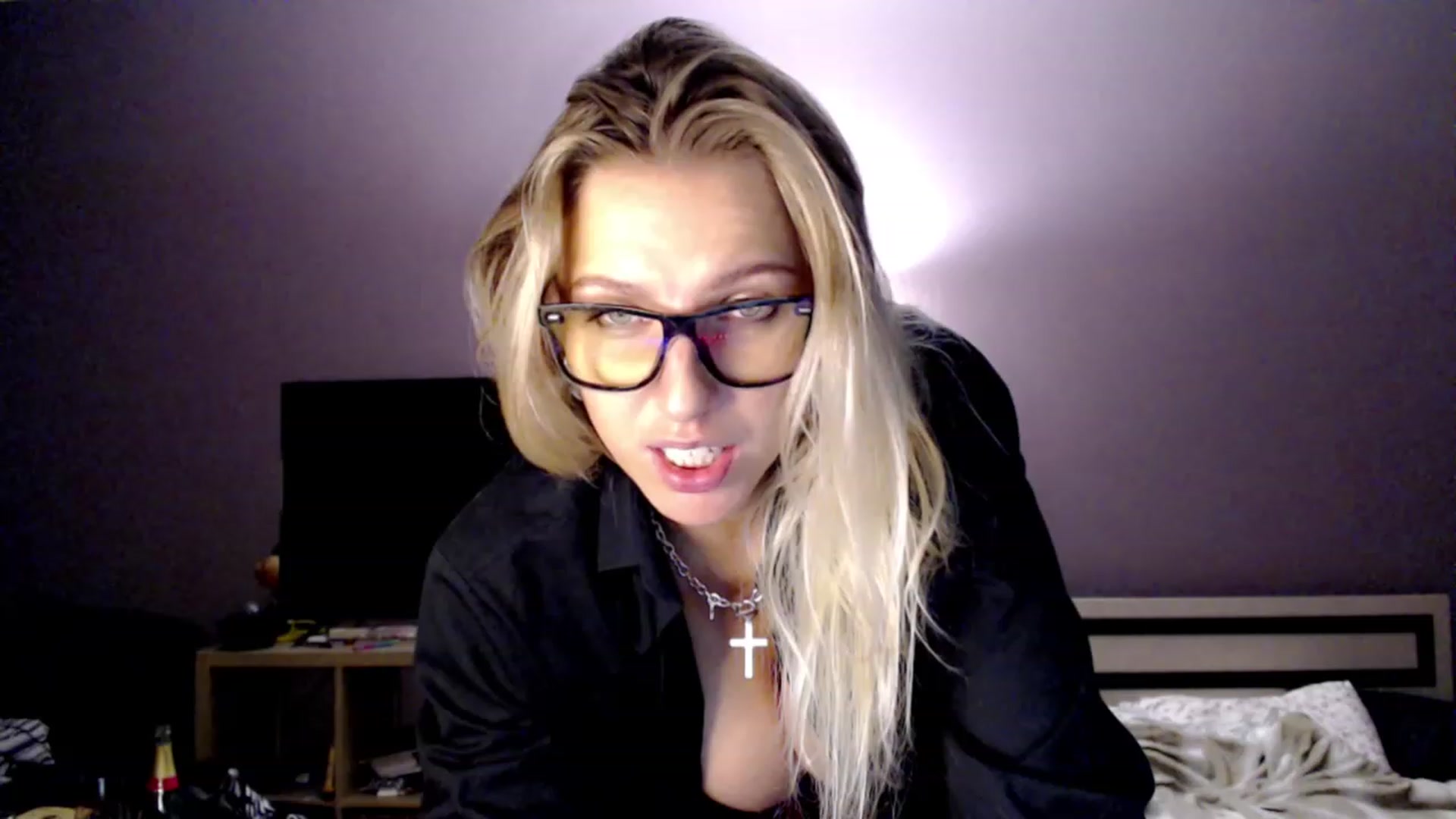 Gallery image thumbnail from VivicaCoke's myfreecams stream on, 11/16/2022, 18:39 image 11 of 20