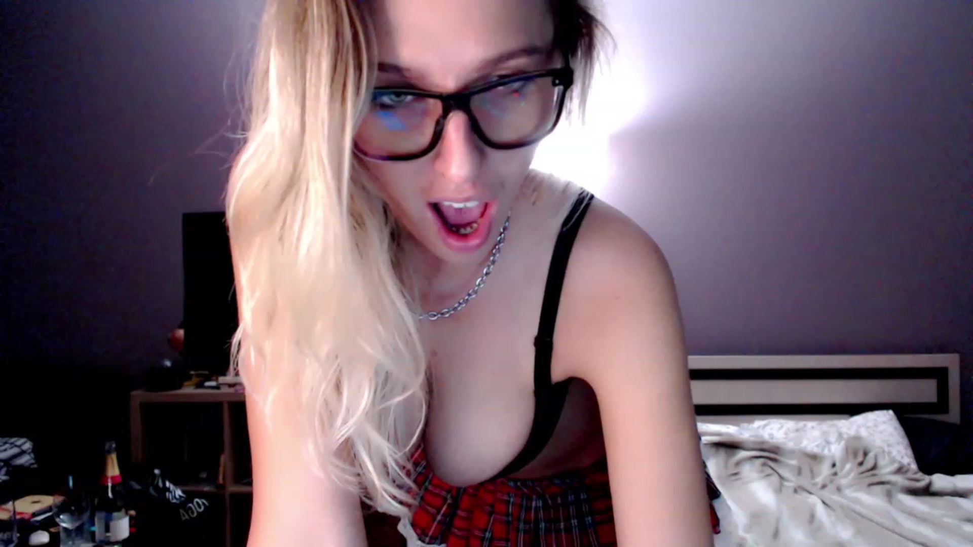 Gallery image thumbnail from VivicaCoke's myfreecams stream on, 11/16/2022, 20:45 image 7 of 20