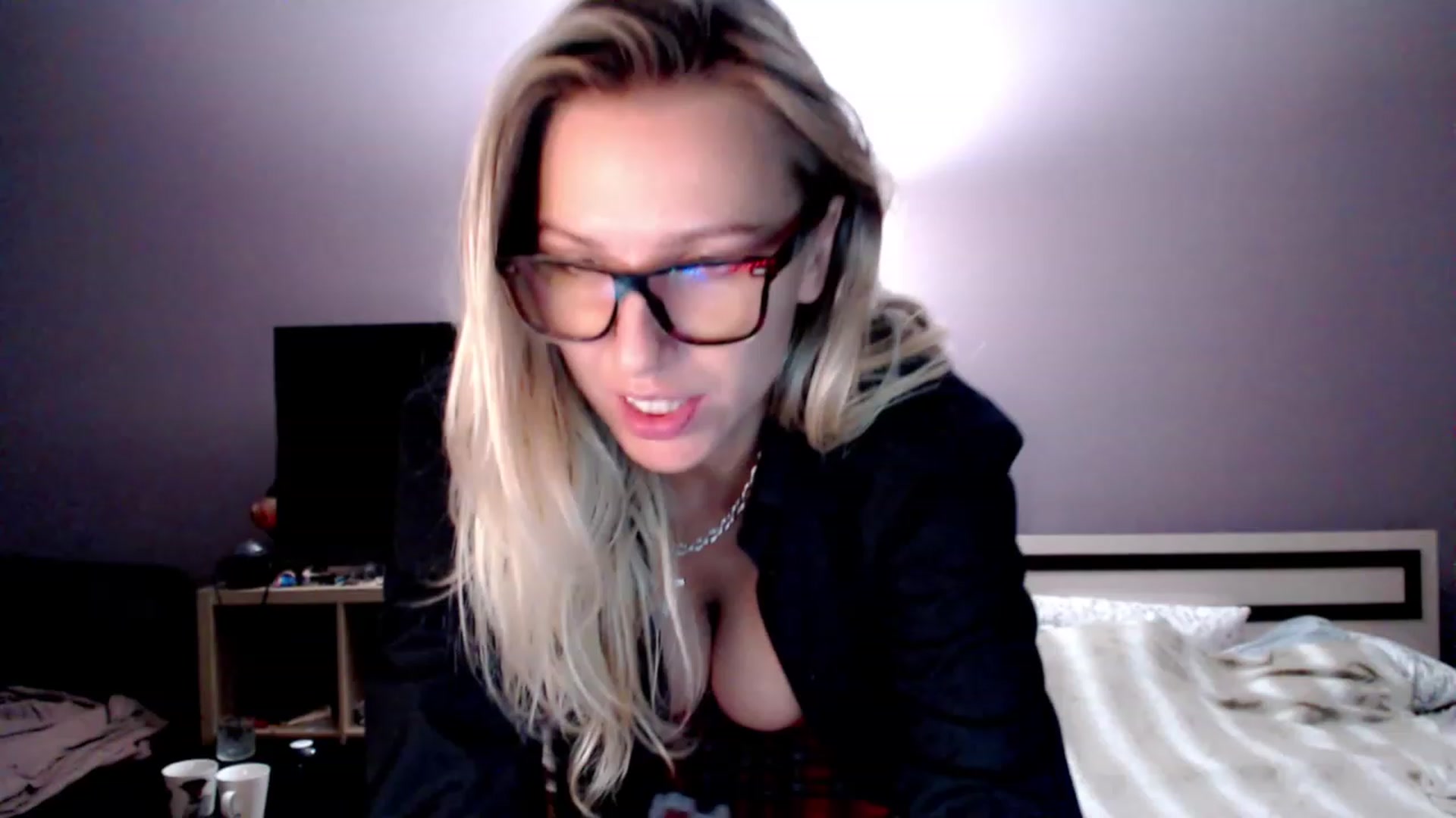Gallery image thumbnail from VivicaCoke's myfreecams stream on, 11/19/2022, 14:16 image 12 of 20