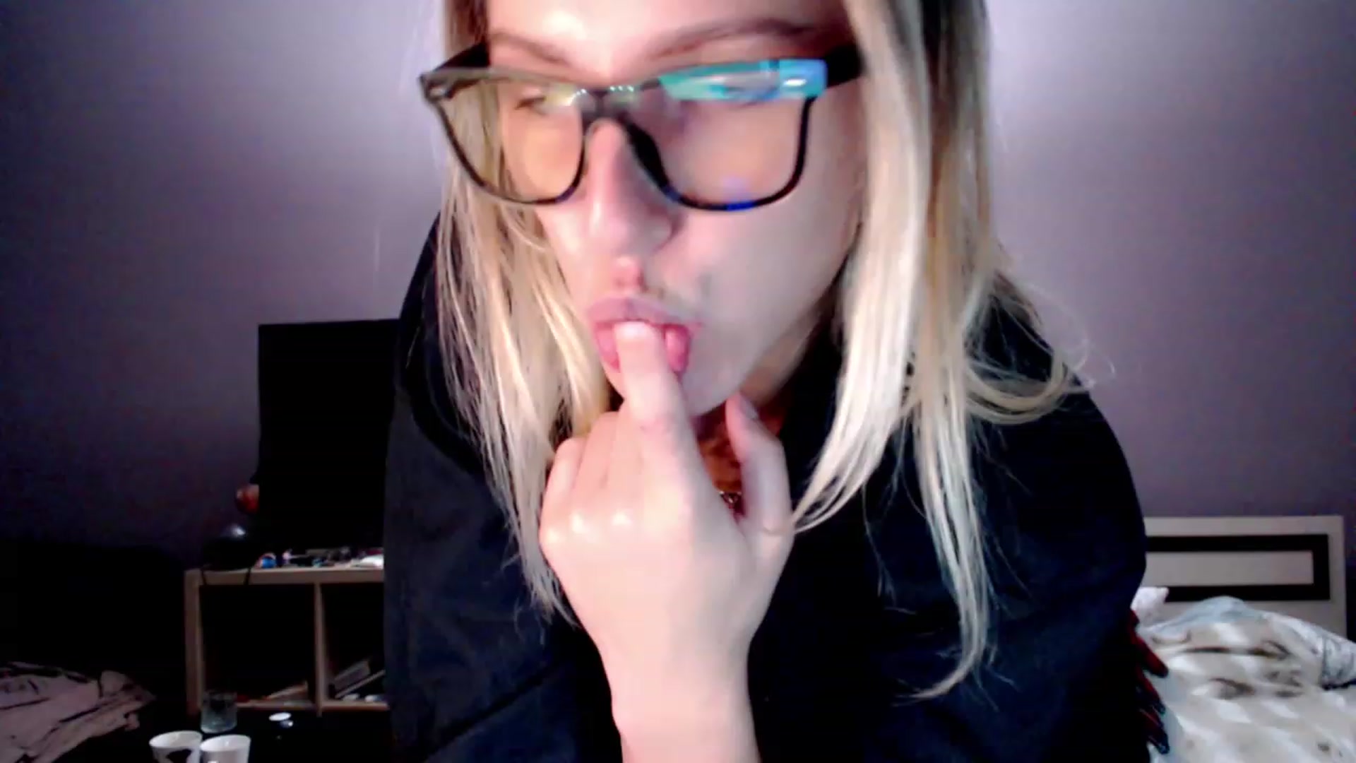 Gallery image thumbnail from VivicaCoke's myfreecams stream on, 11/19/2022, 15:56 image 10 of 20