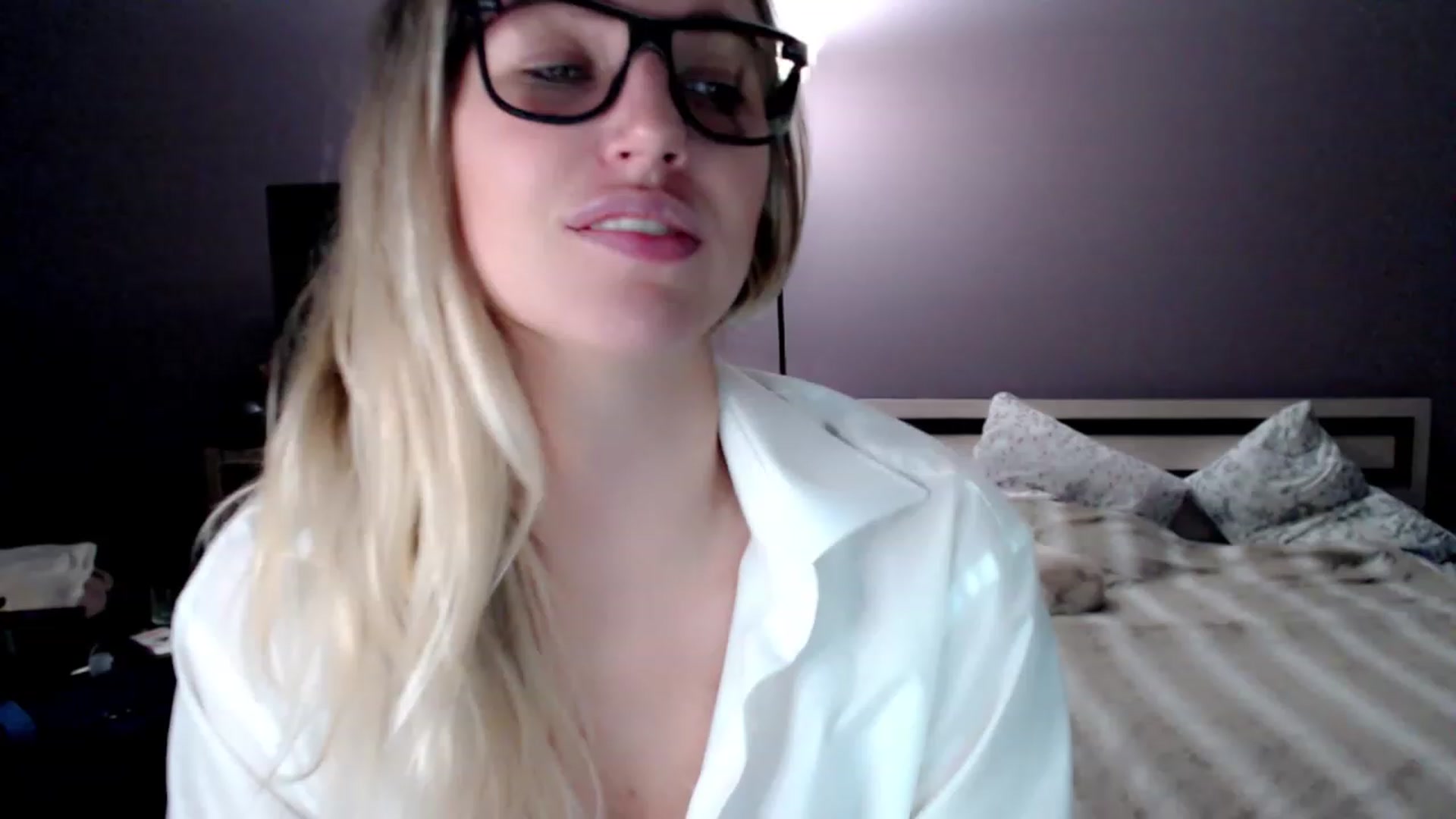 Gallery image thumbnail from VivicaCoke's myfreecams stream on, 11/23/2022, 18:41 image 16 of 20
