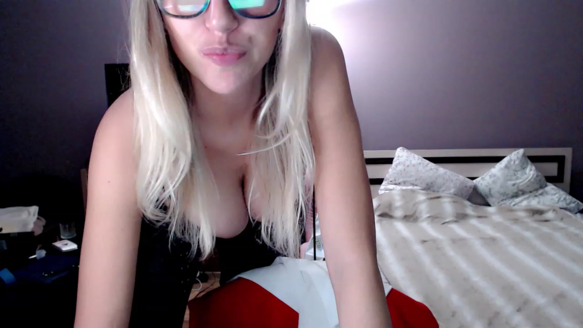 Gallery image thumbnail from VivicaCoke's myfreecams stream on, 12/01/2022, 08:13 image 20 of 20