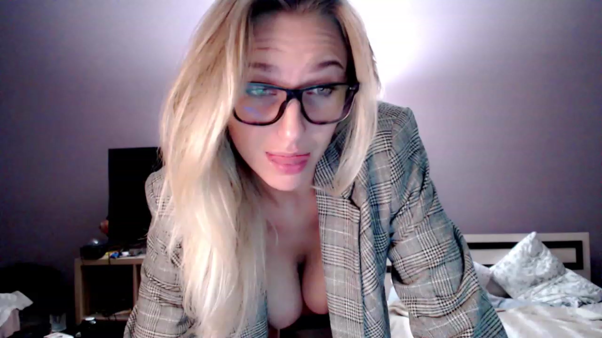 Gallery image thumbnail from VivicaCoke's myfreecams stream on, 11/24/2022, 18:48 image 1 of 20