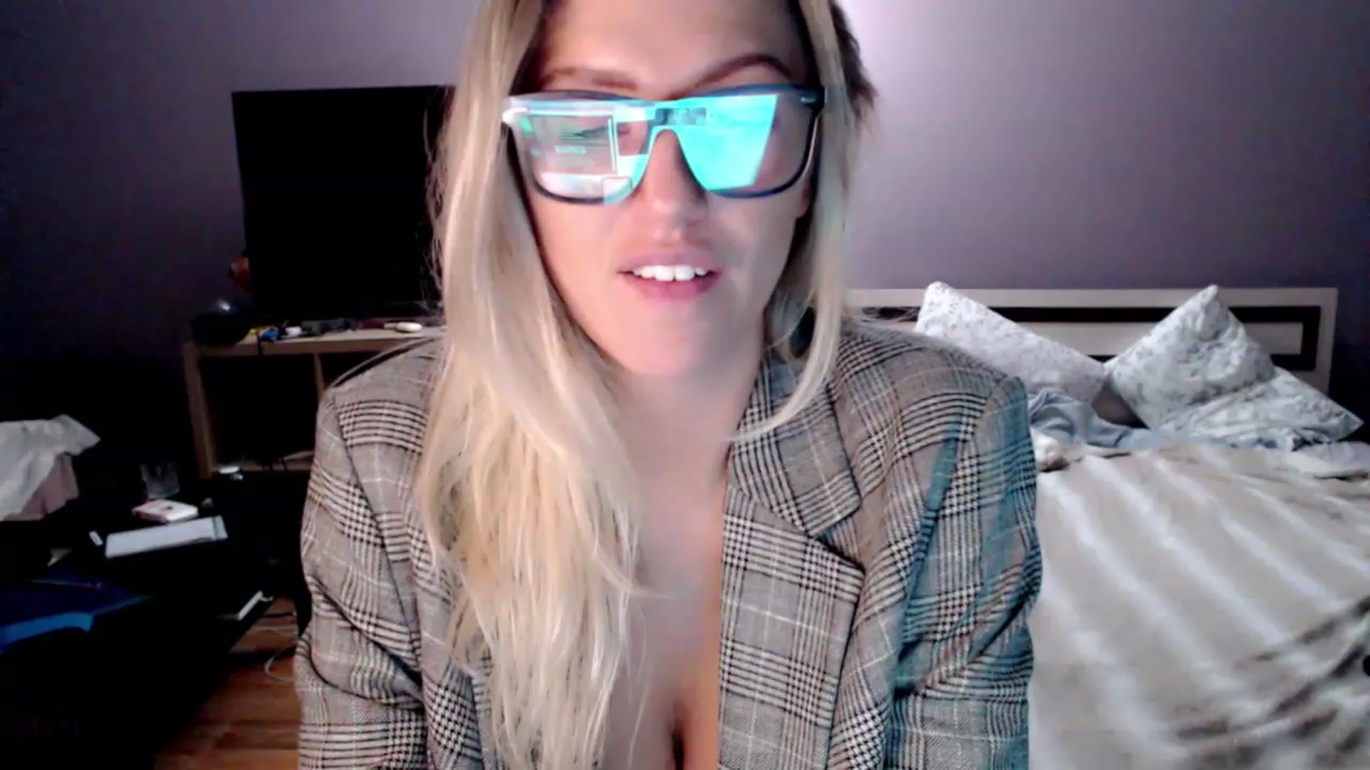 Gallery image thumbnail from VivicaCoke's myfreecams stream on, 11/24/2022, 18:48 image 7 of 20