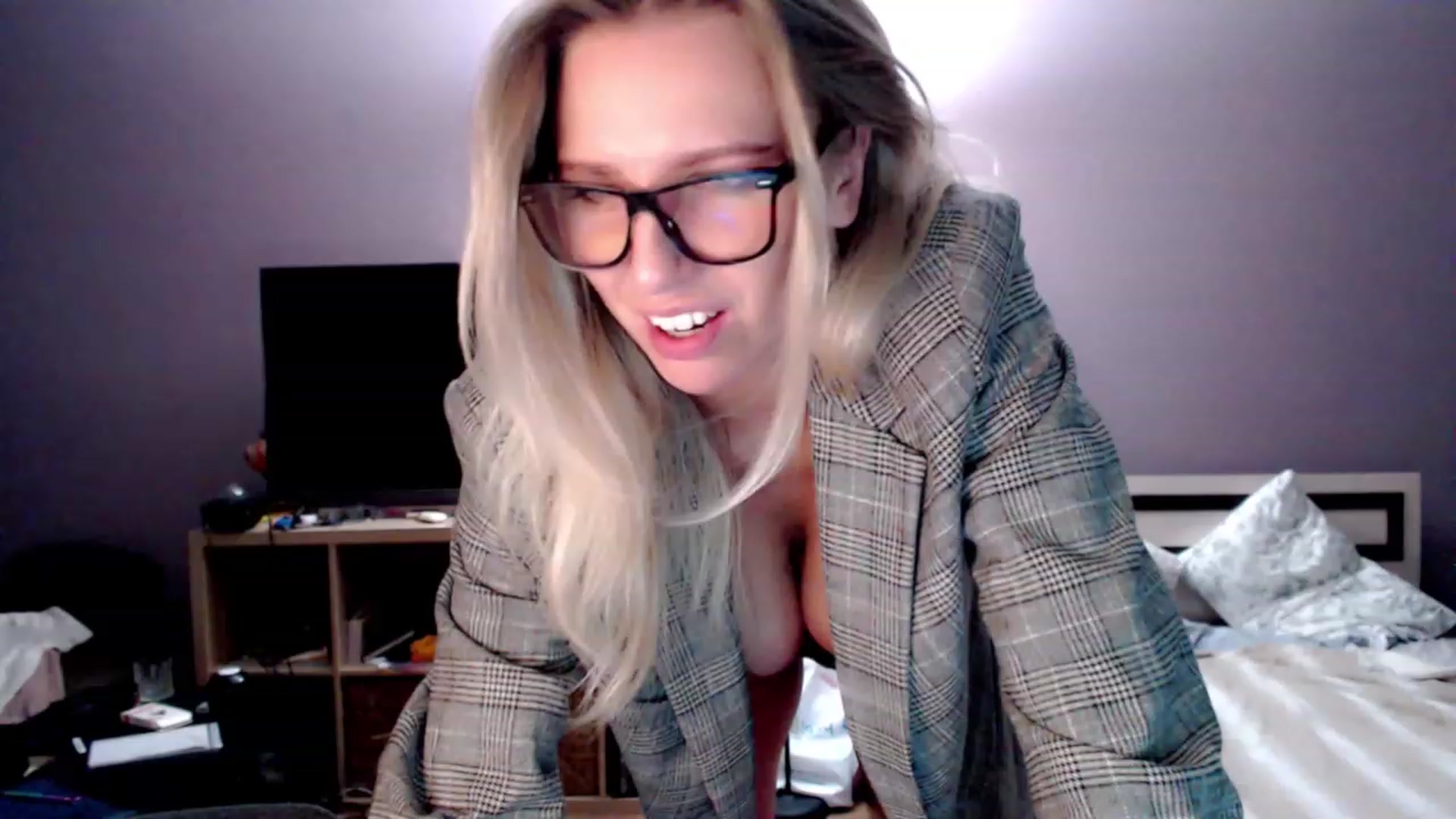 Gallery image thumbnail from VivicaCoke's myfreecams stream on, 11/24/2022, 18:48 image 9 of 20