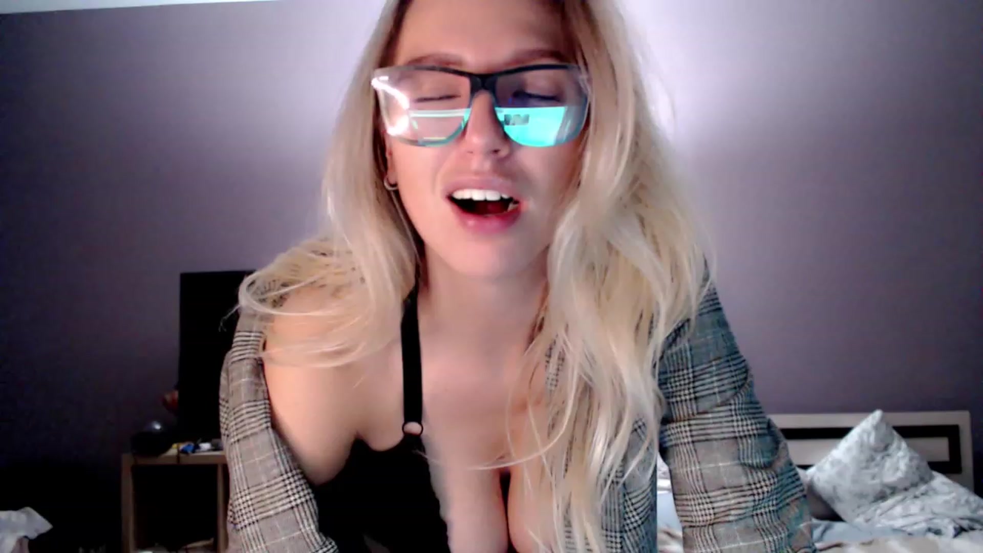 Gallery image thumbnail from VivicaCoke's myfreecams stream on, 11/24/2022, 19:55 image 18 of 20