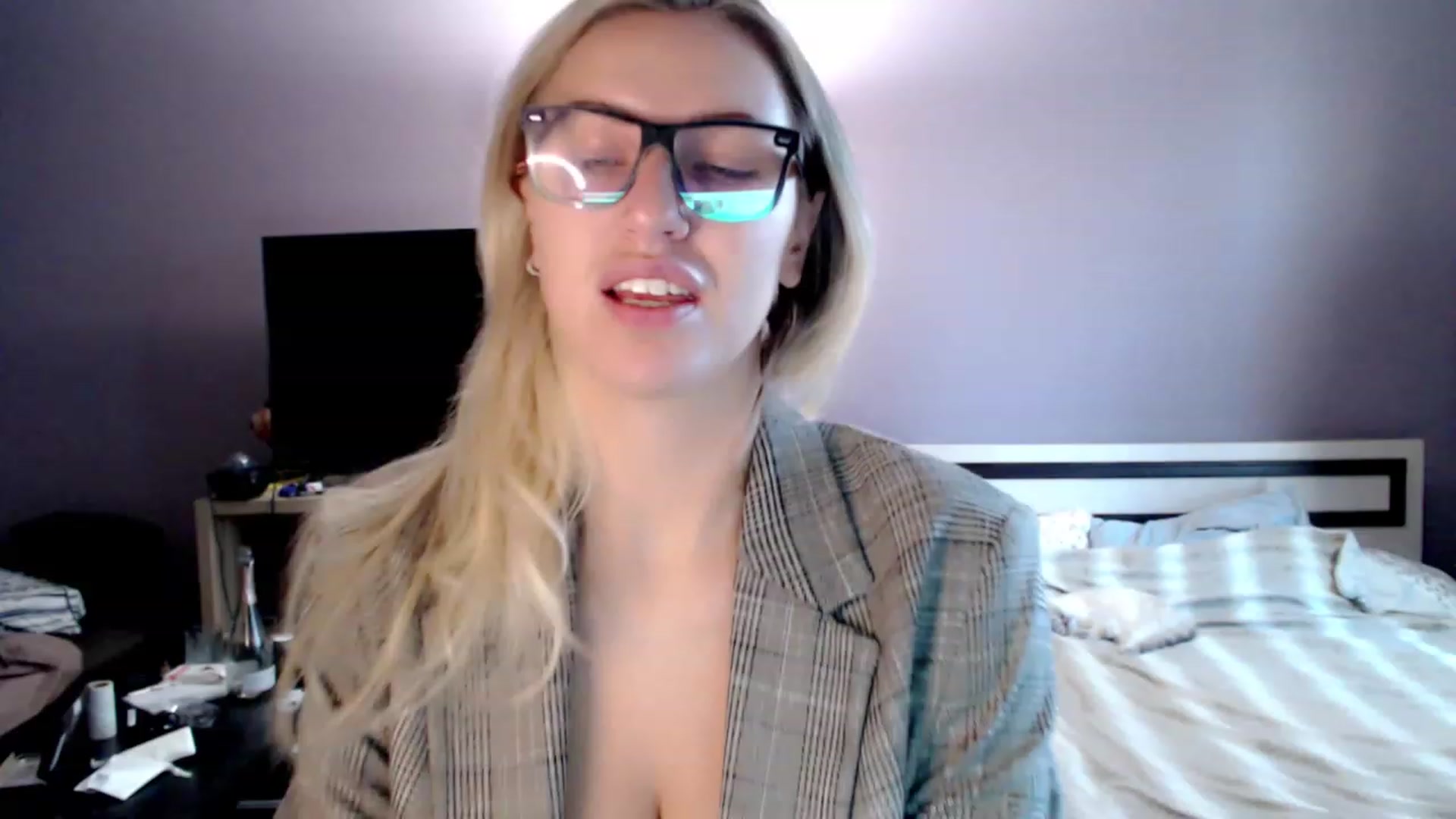 Gallery image thumbnail from VivicaCoke's myfreecams stream on, 11/26/2022, 07:57 image 9 of 20