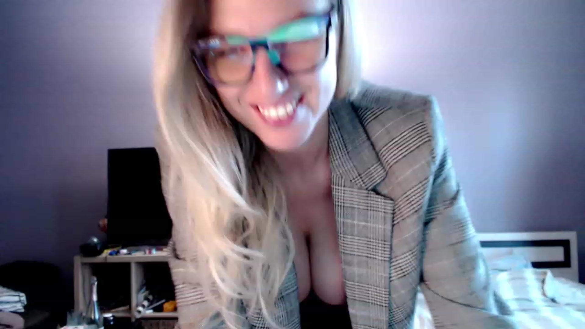 Gallery image thumbnail from VivicaCoke's myfreecams stream on, 11/26/2022, 08:50 image 2 of 20