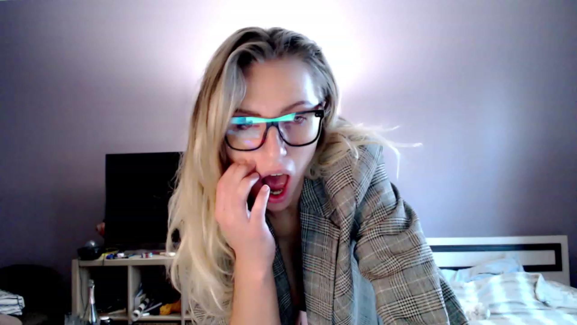 Gallery image thumbnail from VivicaCoke's myfreecams stream on, 11/26/2022, 08:50 image 16 of 20