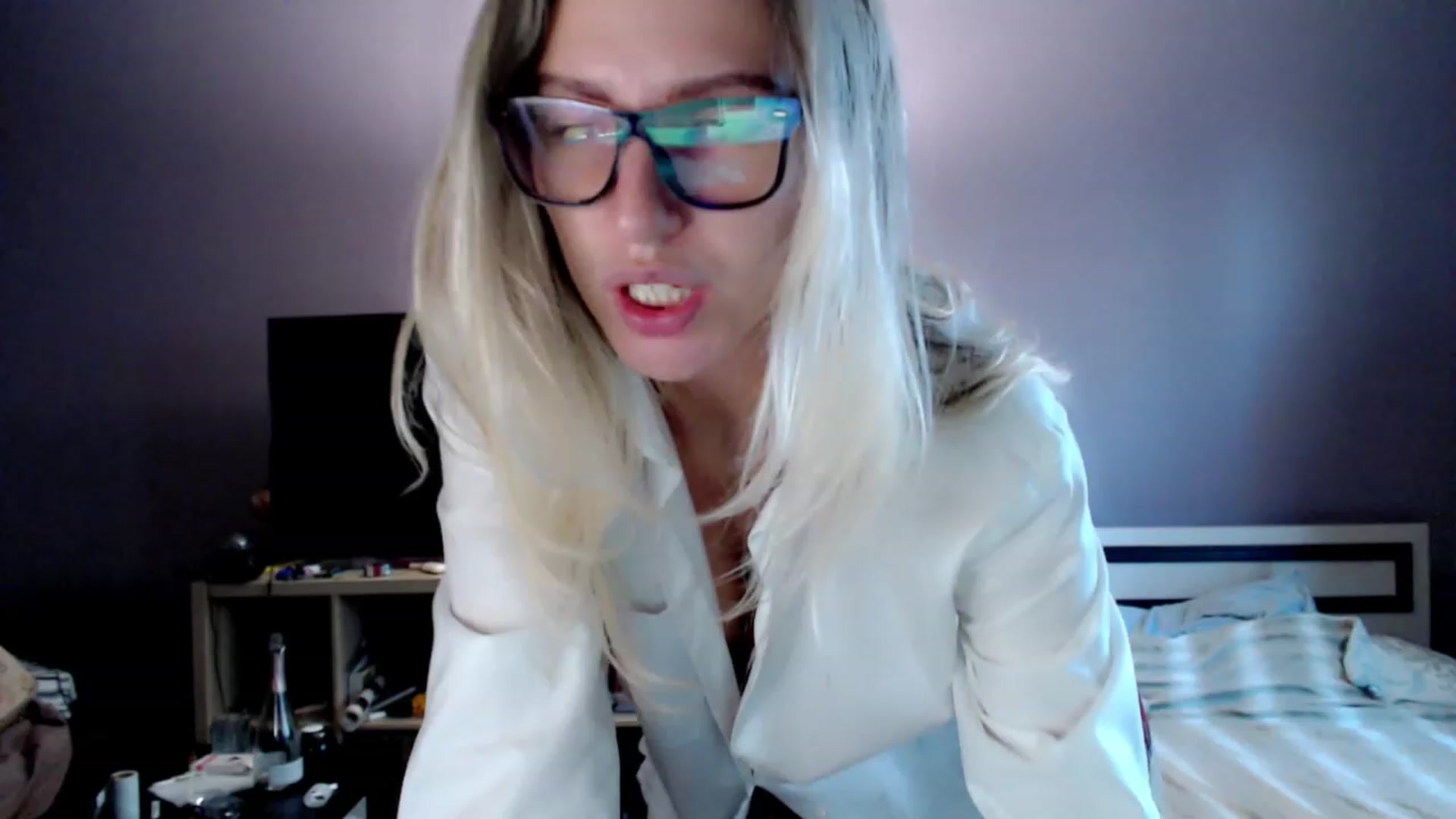 Gallery image thumbnail from VivicaCoke's myfreecams stream on, 11/26/2022, 09:26 image 15 of 20