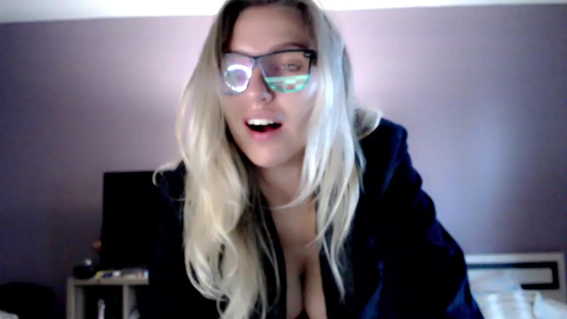 Gallery image thumbnail from VivicaCoke's myfreecams stream on, 11/26/2022, 09:26 image 7 of 20