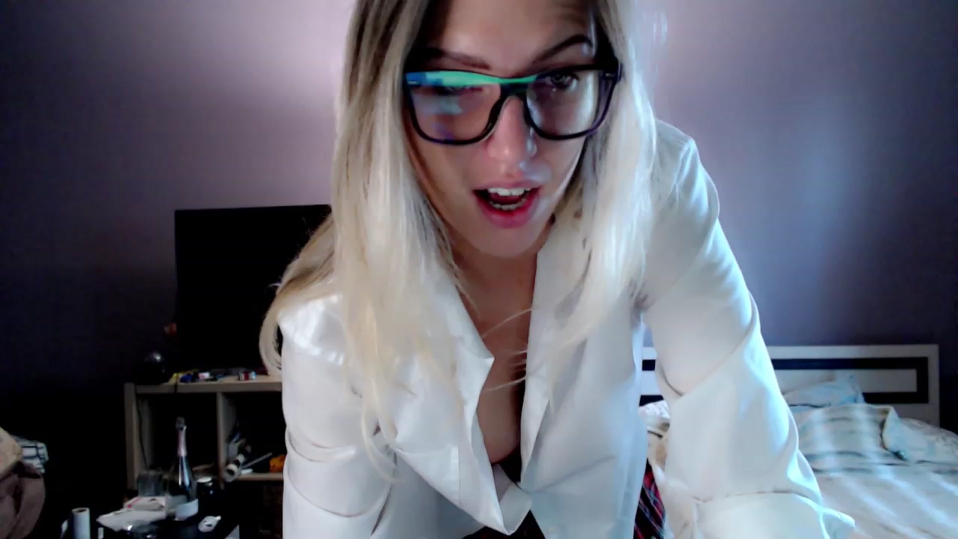 Gallery image thumbnail from VivicaCoke's myfreecams stream on, 11/26/2022, 09:26 image 13 of 20