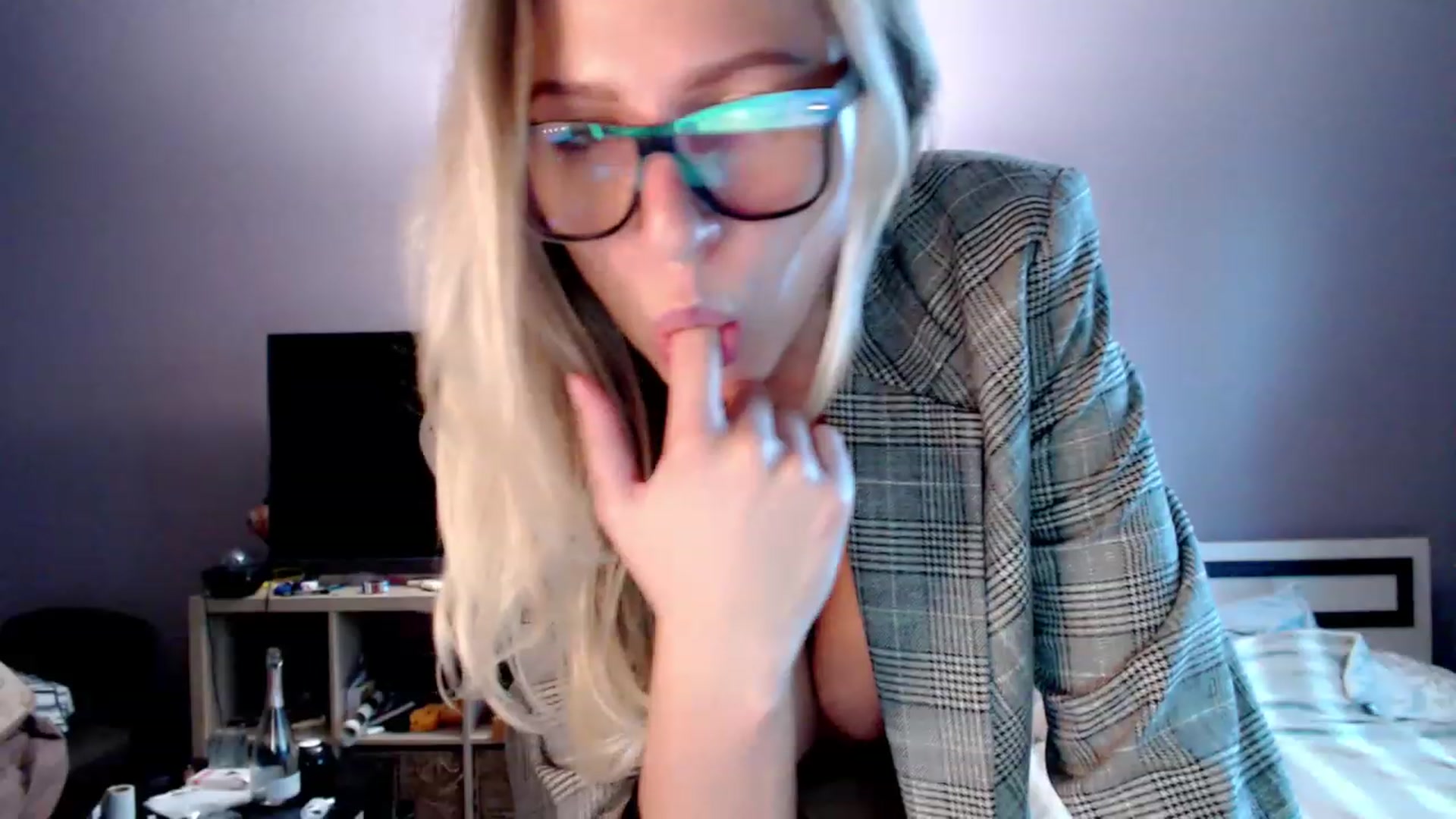 Gallery image thumbnail from VivicaCoke's myfreecams stream on, 11/26/2022, 10:57 image 18 of 20