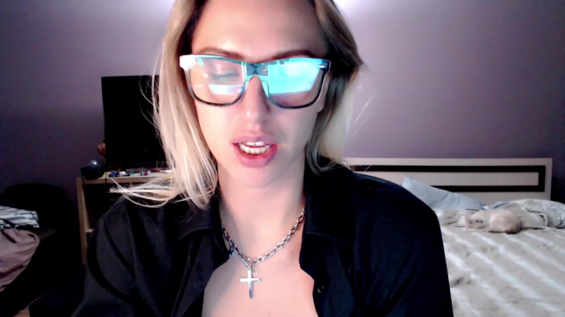 Gallery image thumbnail from VivicaCoke's myfreecams stream on, 11/28/2022, 18:13 image 7 of 20