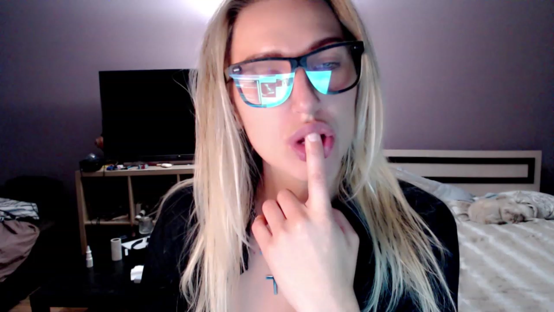 Gallery image thumbnail from VivicaCoke's myfreecams stream on, 11/28/2022, 18:13 image 11 of 20