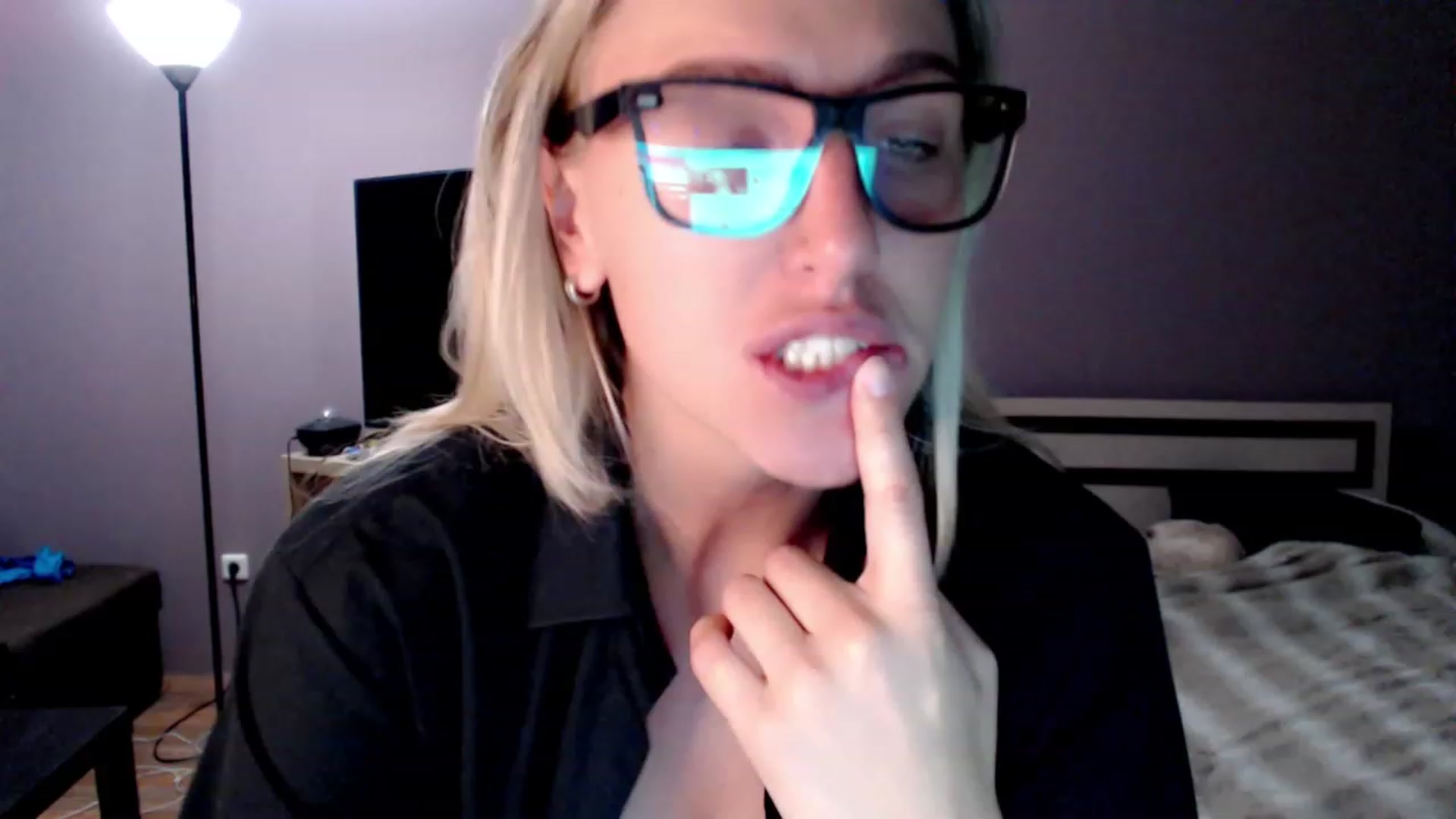 Gallery image thumbnail from VivicaCoke's myfreecams stream on, 12/03/2022, 13:46 image 16 of 20