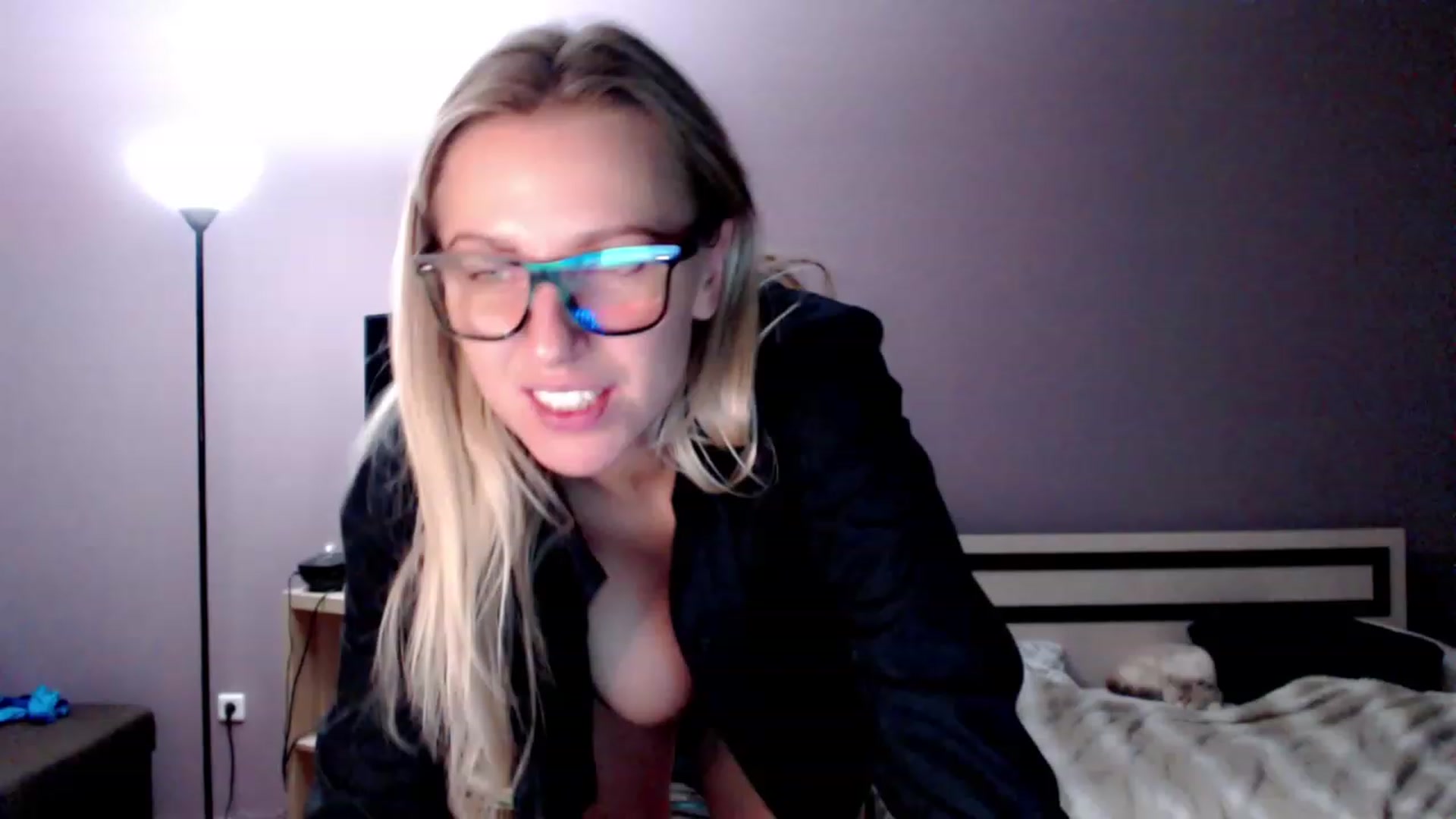 Gallery image thumbnail from VivicaCoke's myfreecams stream on, 12/03/2022, 14:57 image 16 of 20