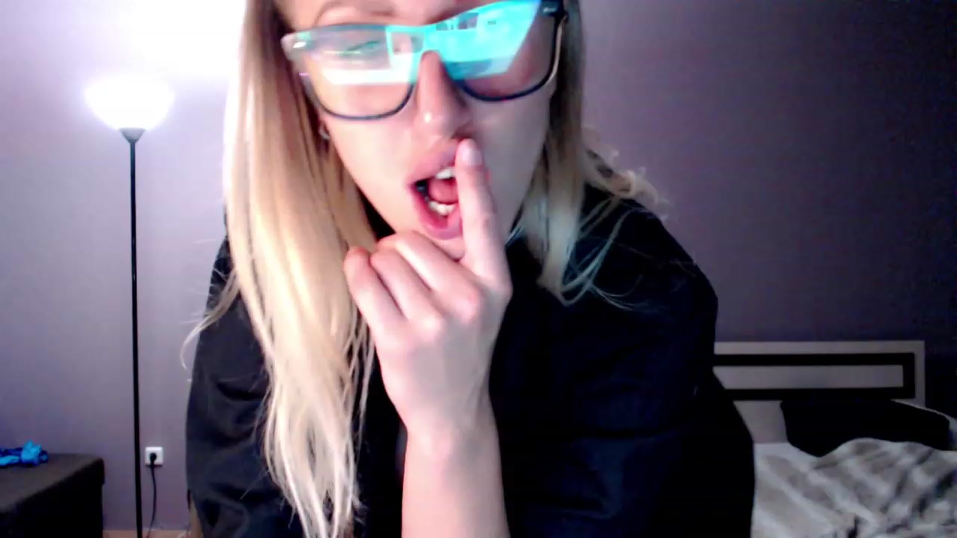 Gallery image thumbnail from VivicaCoke's myfreecams stream on, 12/03/2022, 16:31 image 1 of 20
