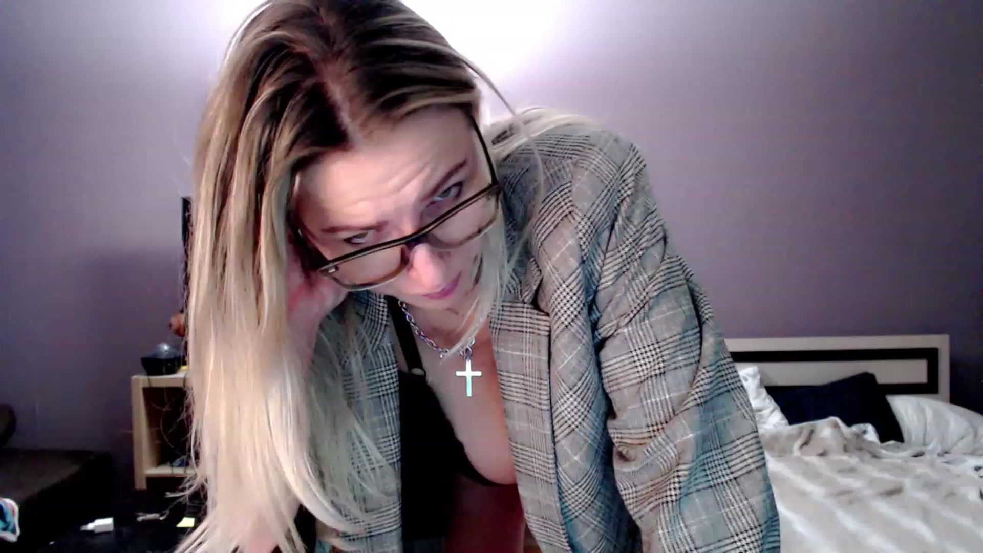 Gallery image thumbnail from VivicaCoke's myfreecams stream on, 12/06/2022, 18:28 image 8 of 20