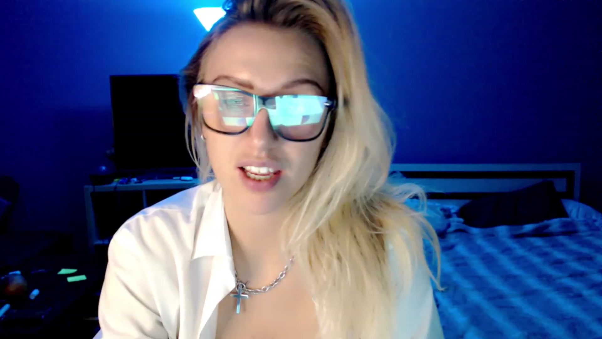 Gallery image thumbnail from VivicaCoke's myfreecams stream on, 12/07/2022, 18:10 image 11 of 20