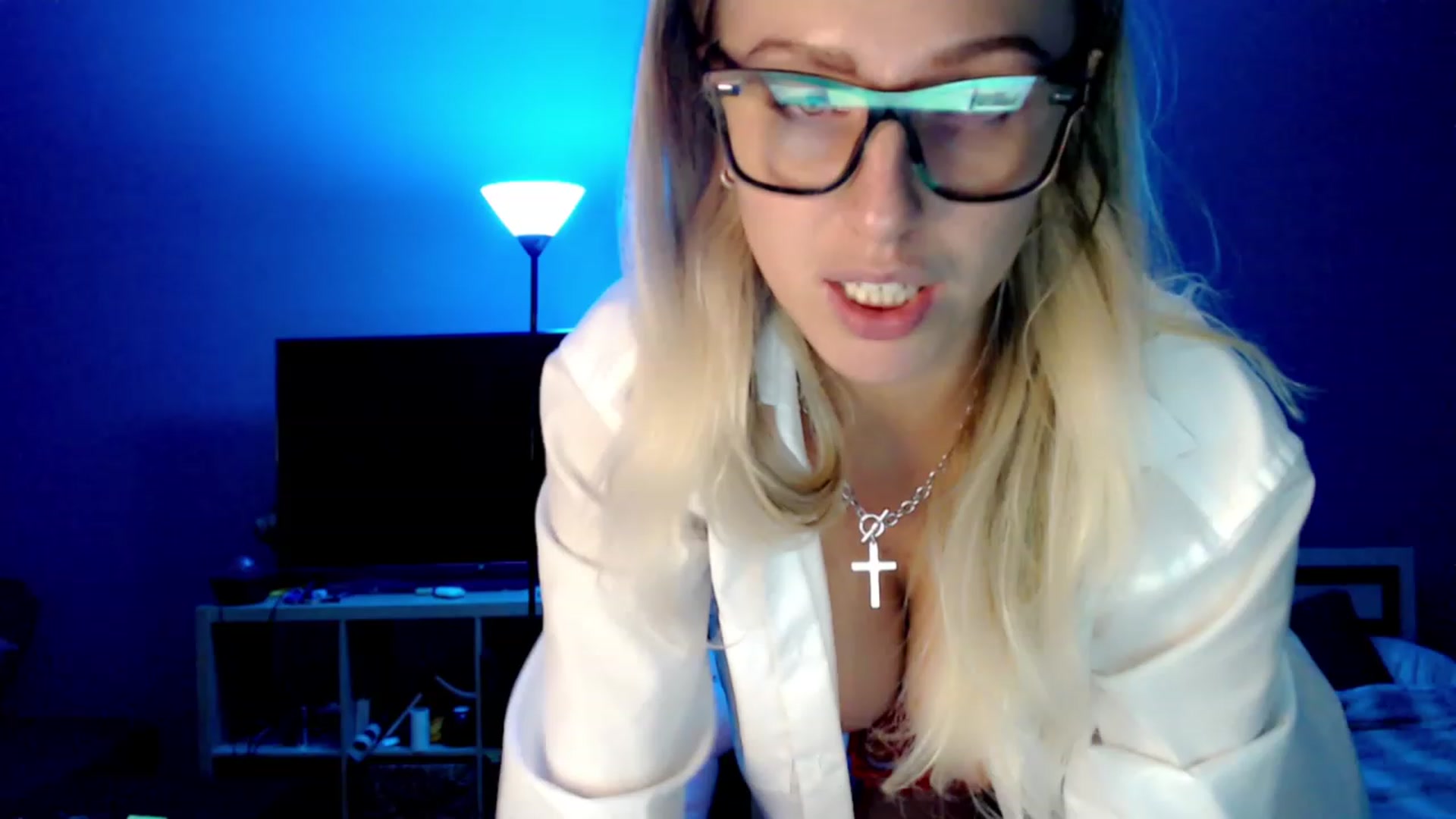 Gallery image thumbnail from VivicaCoke's myfreecams stream on, 12/07/2022, 19:18 image 3 of 20