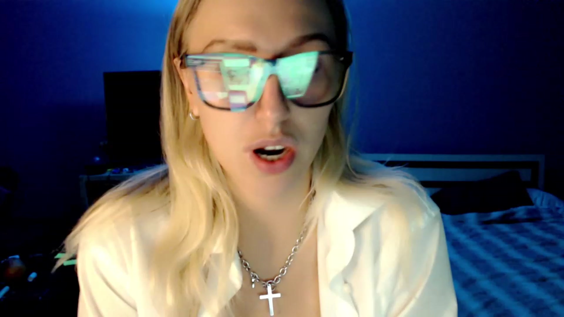 Gallery image thumbnail from VivicaCoke's myfreecams stream on, 12/07/2022, 19:18 image 10 of 20