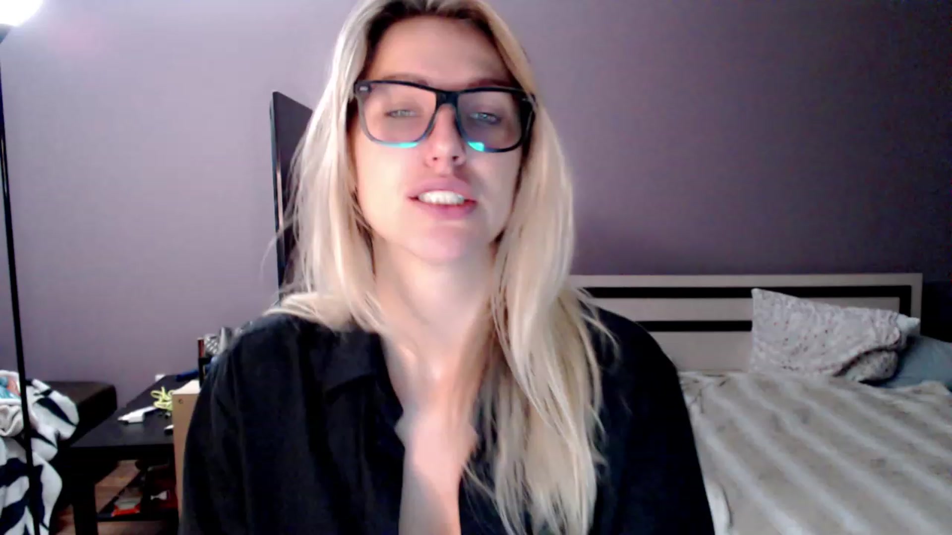 Gallery image thumbnail from VivicaCoke's myfreecams stream on, 12/11/2022, 15:09 image 15 of 20