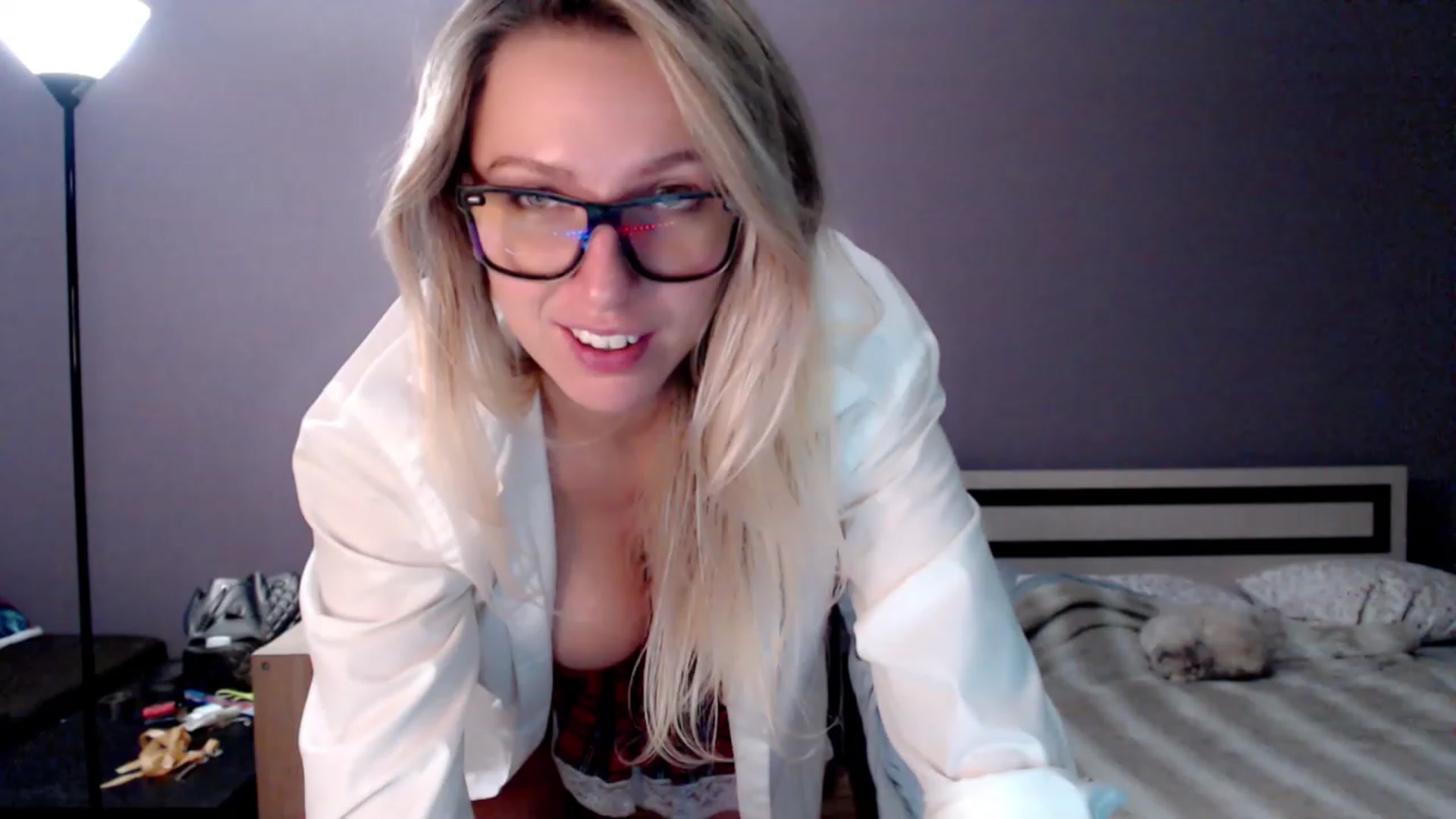 Gallery image thumbnail from VivicaCoke's myfreecams stream on, 12/19/2022, 19:18 image 14 of 20