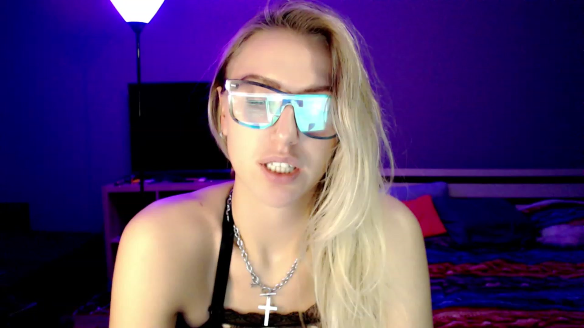 Gallery image thumbnail from VivicaCoke's myfreecams stream on, 12/20/2022, 19:07 image 12 of 20