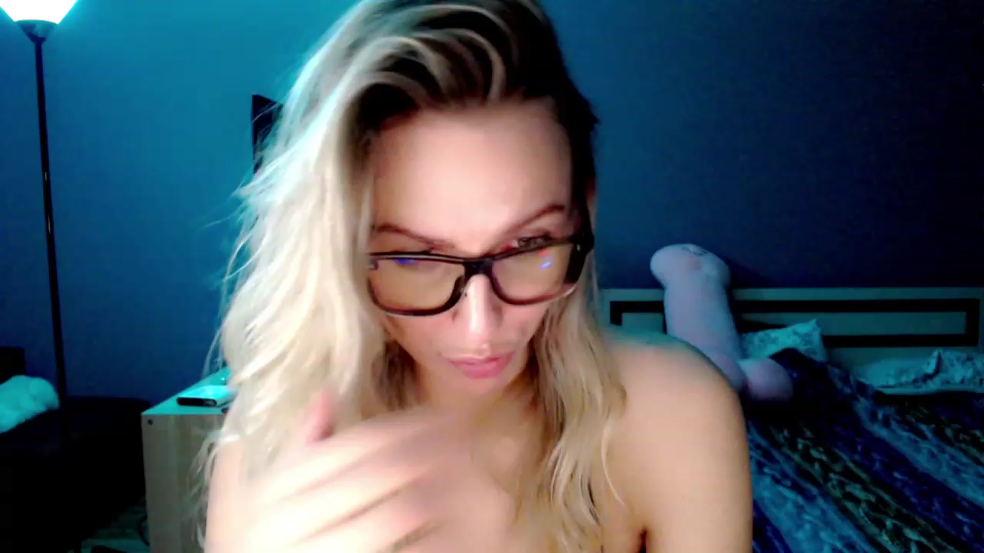 Gallery image thumbnail from VivicaCoke's myfreecams stream on, 12/30/2022, 20:32 image 19 of 20