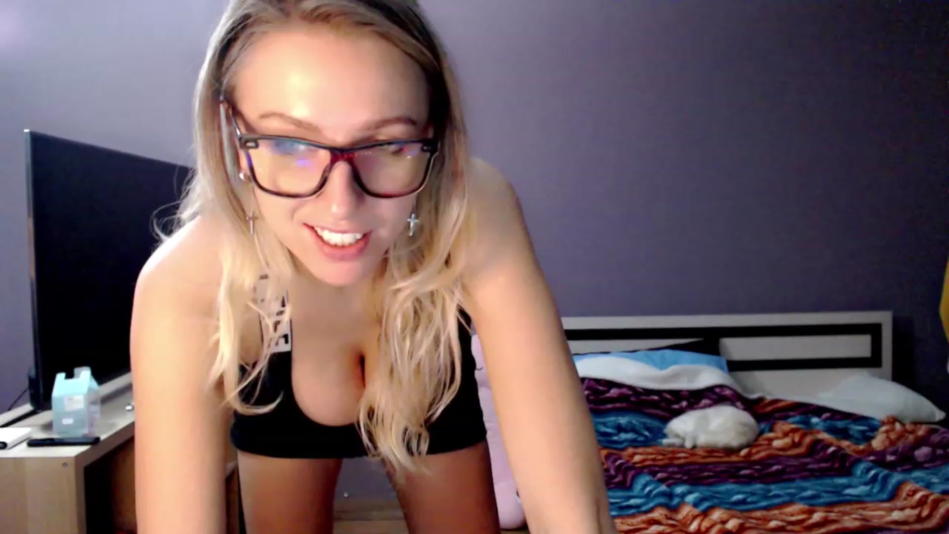 Gallery image thumbnail from VivicaCoke's myfreecams stream on, 01/08/2023, 19:52 image 5 of 20