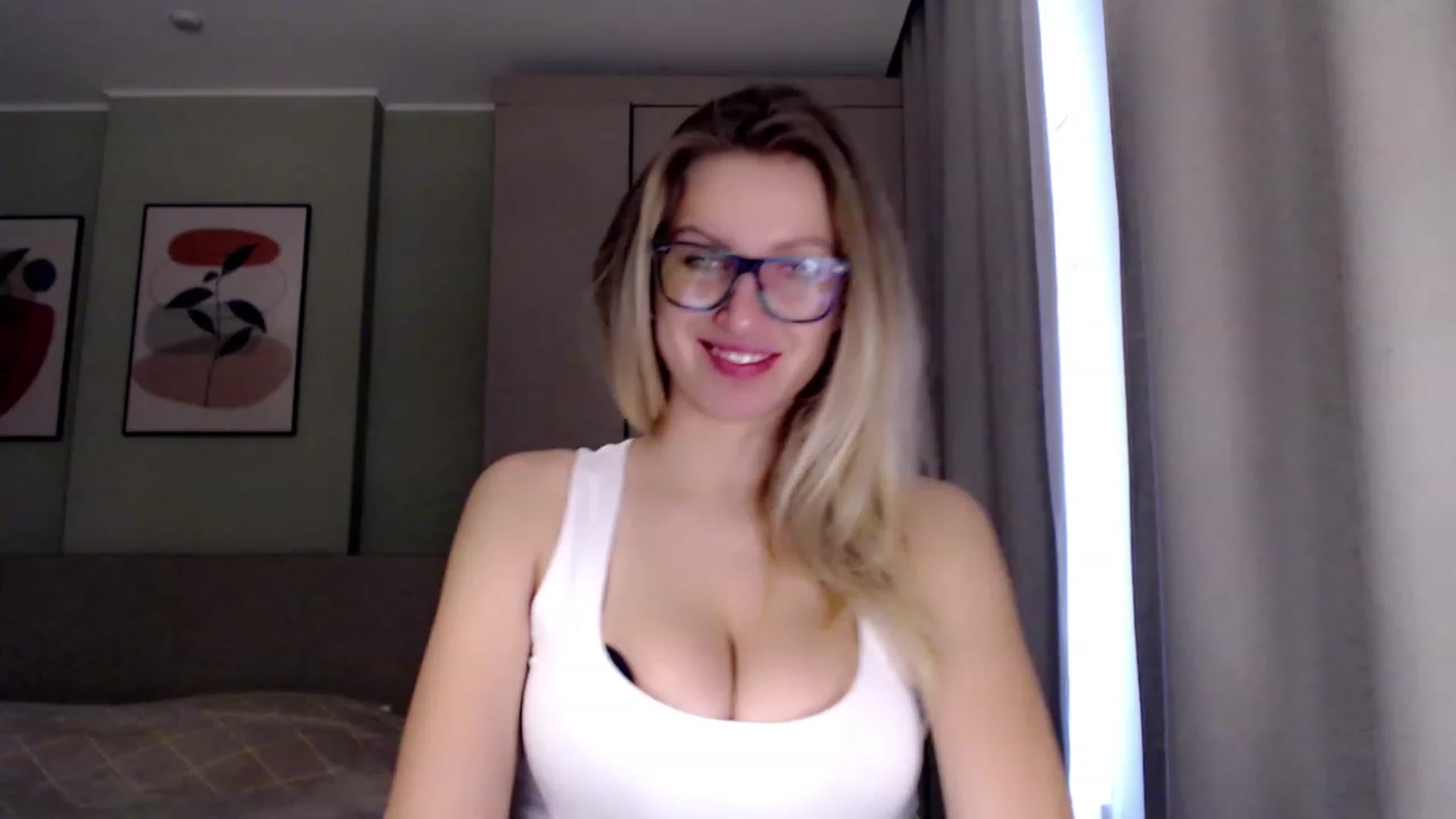 Gallery image thumbnail from VivicaCoke's myfreecams stream on, 02/18/2023, 13:04 image 8 of 20