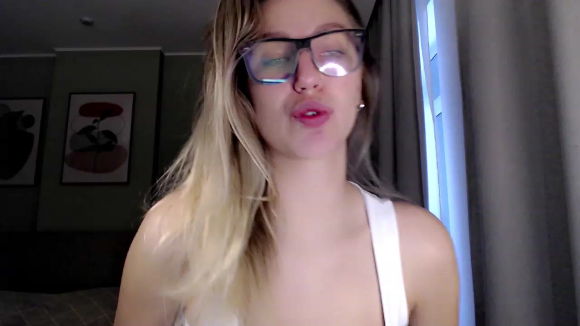Gallery image thumbnail from VivicaCoke's myfreecams stream on, 02/18/2023, 13:48 image 10 of 20