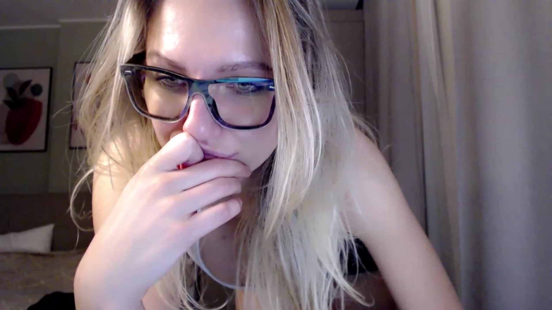 Gallery image thumbnail from VivicaCoke's myfreecams stream on, 02/18/2023, 20:04 image 2 of 20