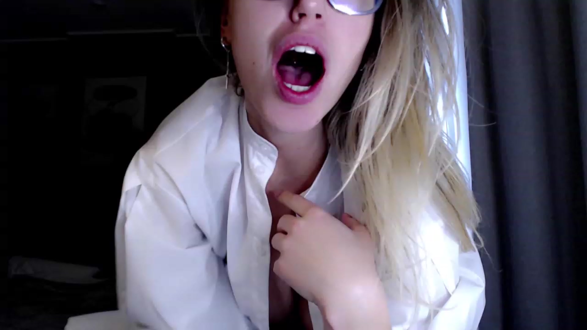 Gallery image thumbnail from VivicaCoke's myfreecams stream on, 02/23/2023, 11:36 image 12 of 20