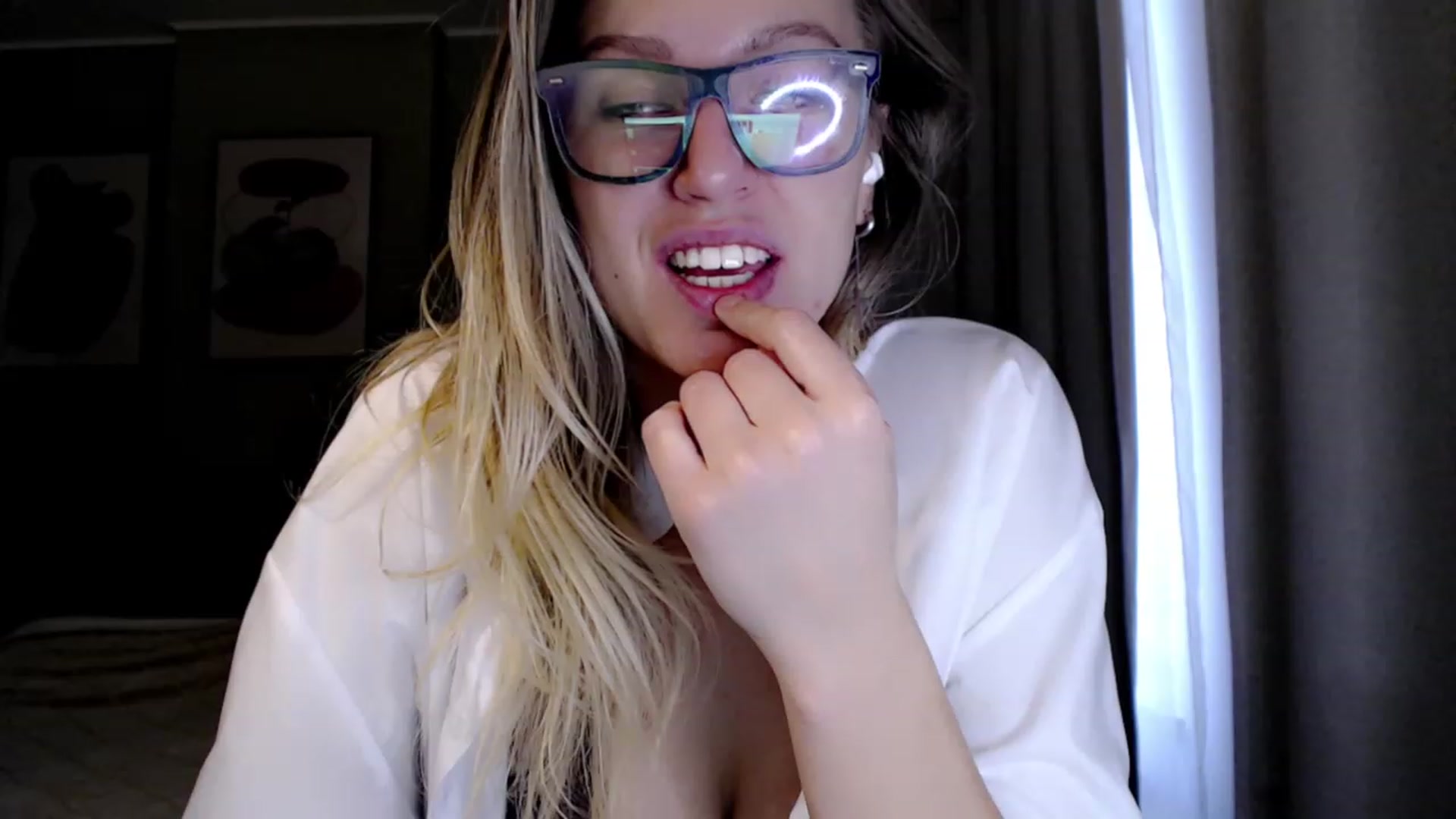 Gallery image thumbnail from VivicaCoke's myfreecams stream on, 02/25/2023, 10:06 image 10 of 20