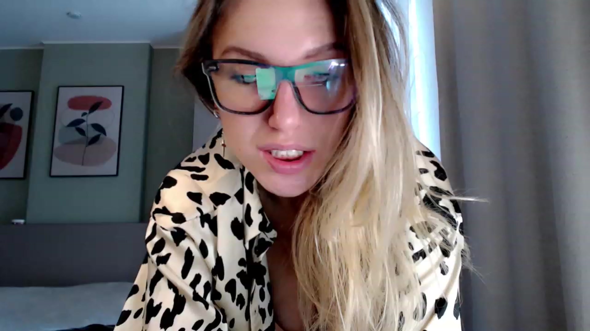Gallery image thumbnail from VivicaCoke's myfreecams stream on, 03/08/2023, 09:31 image 10 of 20