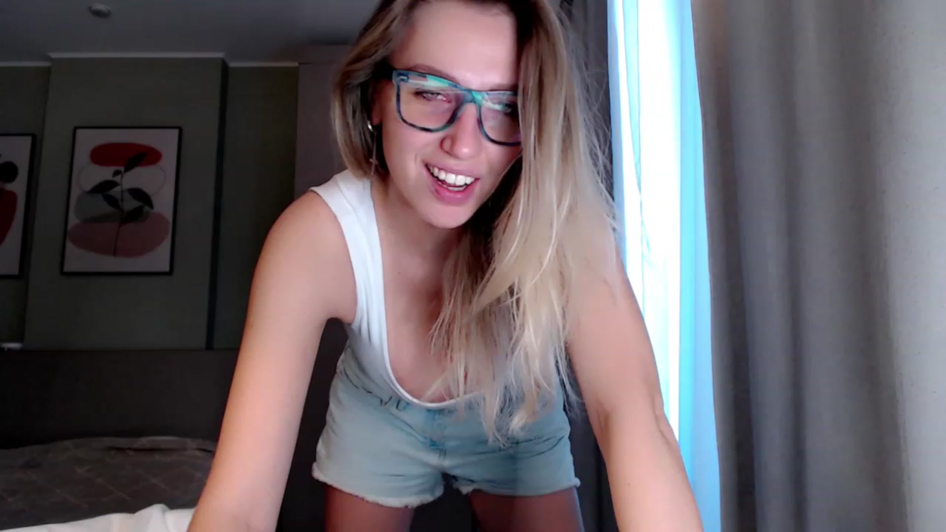 Gallery image thumbnail from VivicaCoke's myfreecams stream on, 03/10/2023, 11:59 image 6 of 20