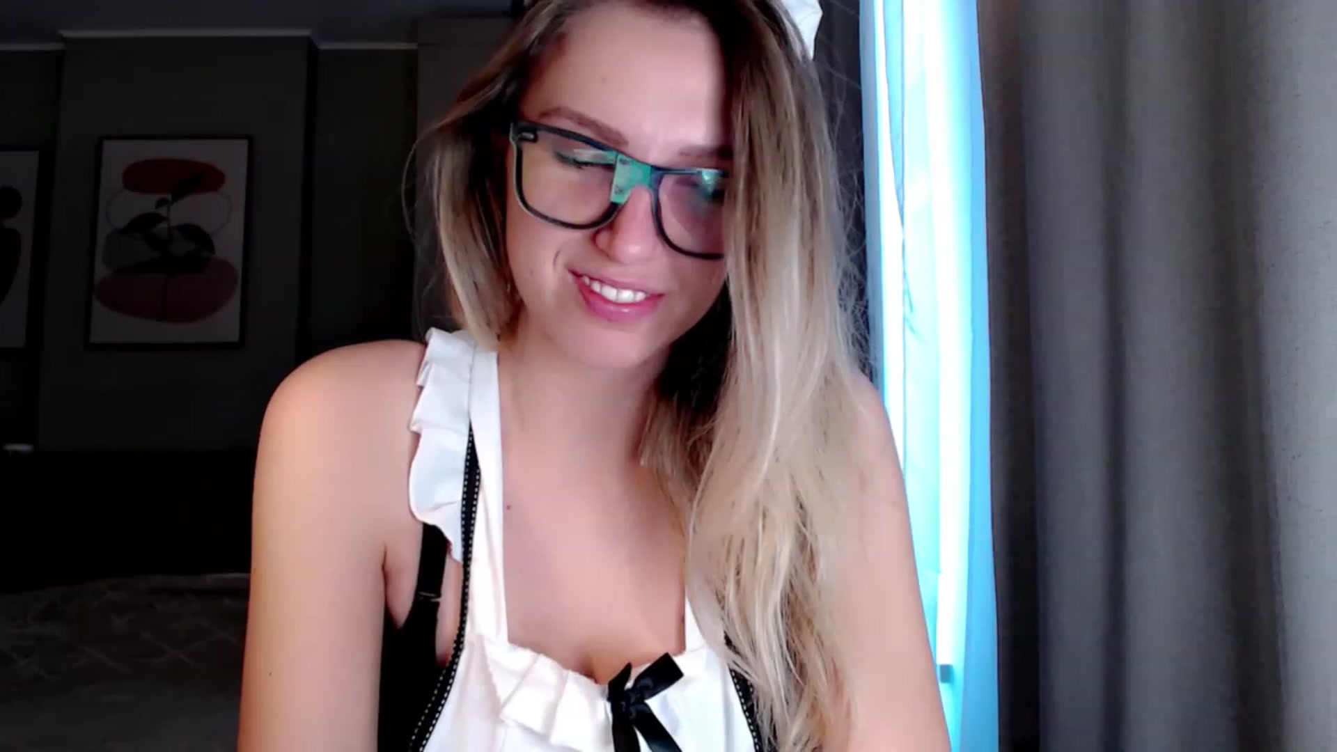 Gallery image thumbnail from VivicaCoke's myfreecams stream on, 03/10/2023, 11:59 image 17 of 20