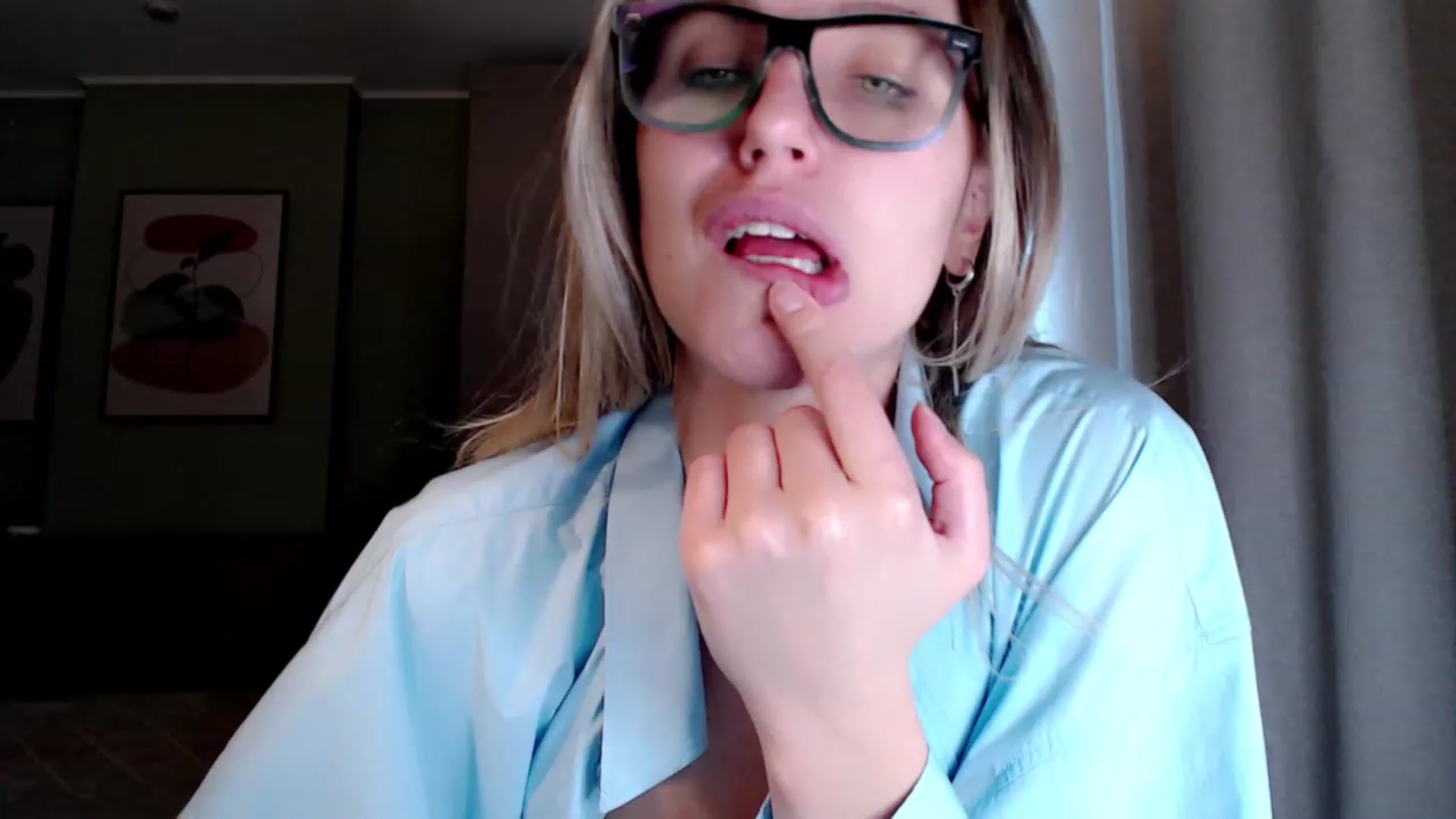 Gallery image thumbnail from VivicaCoke's myfreecams stream on, 03/11/2023, 13:39 image 12 of 20