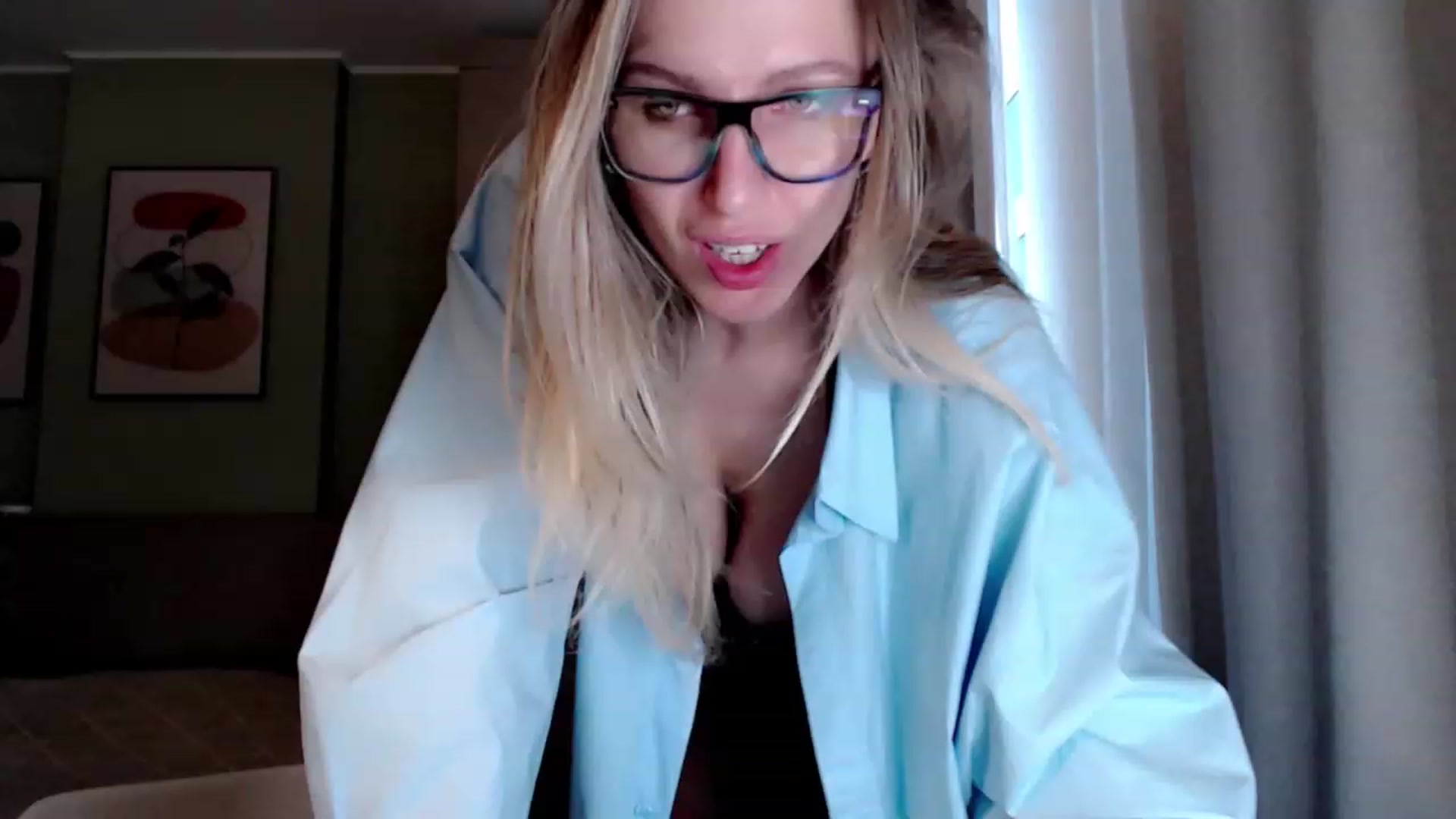 Gallery image thumbnail from VivicaCoke's myfreecams stream on, 03/11/2023, 13:39 image 3 of 20
