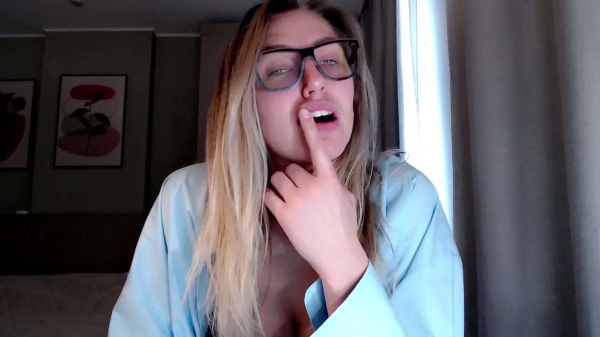 Gallery image thumbnail from VivicaCoke's myfreecams stream on, 03/18/2023, 11:33 image 14 of 20