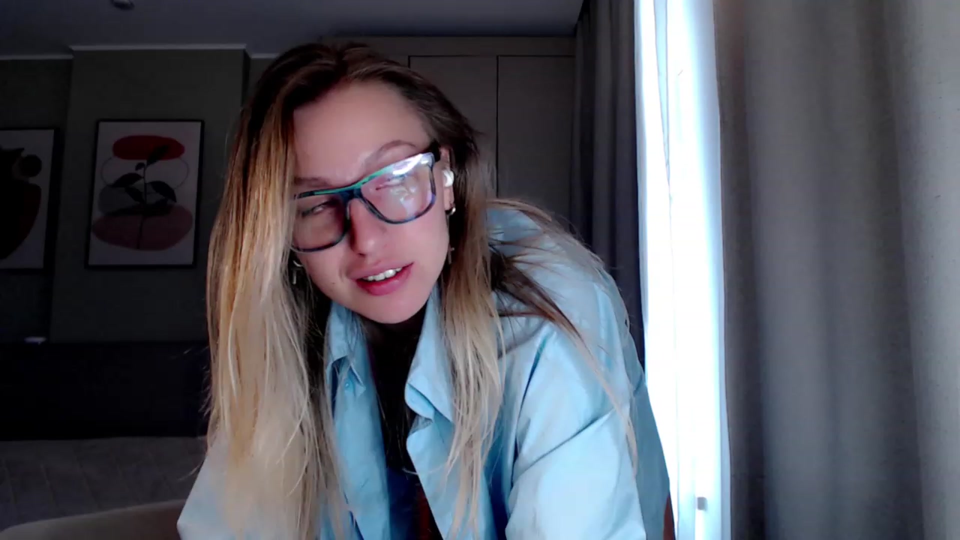 Gallery image thumbnail from VivicaCoke's myfreecams stream on, 03/18/2023, 11:33 image 12 of 20