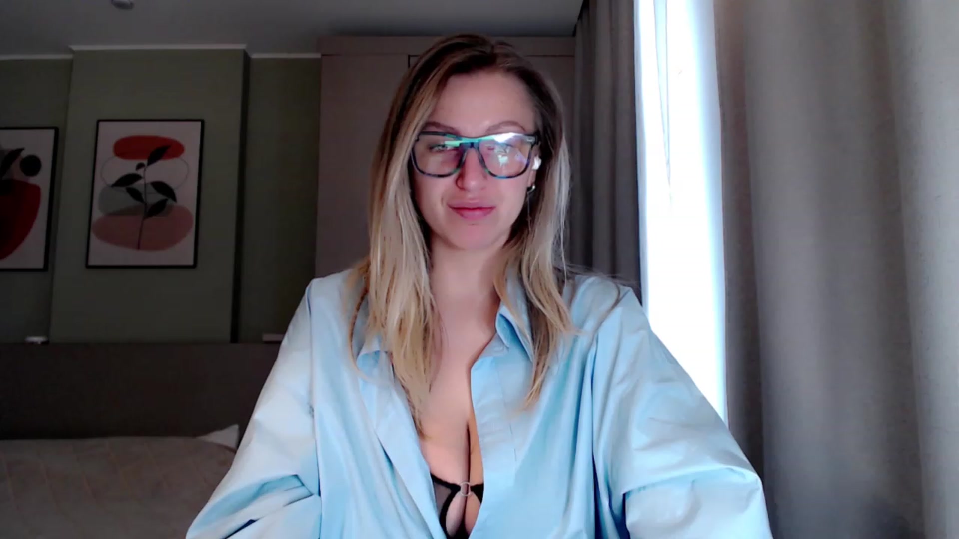 Gallery image thumbnail from VivicaCoke's myfreecams stream on, 03/18/2023, 11:33 image 18 of 20