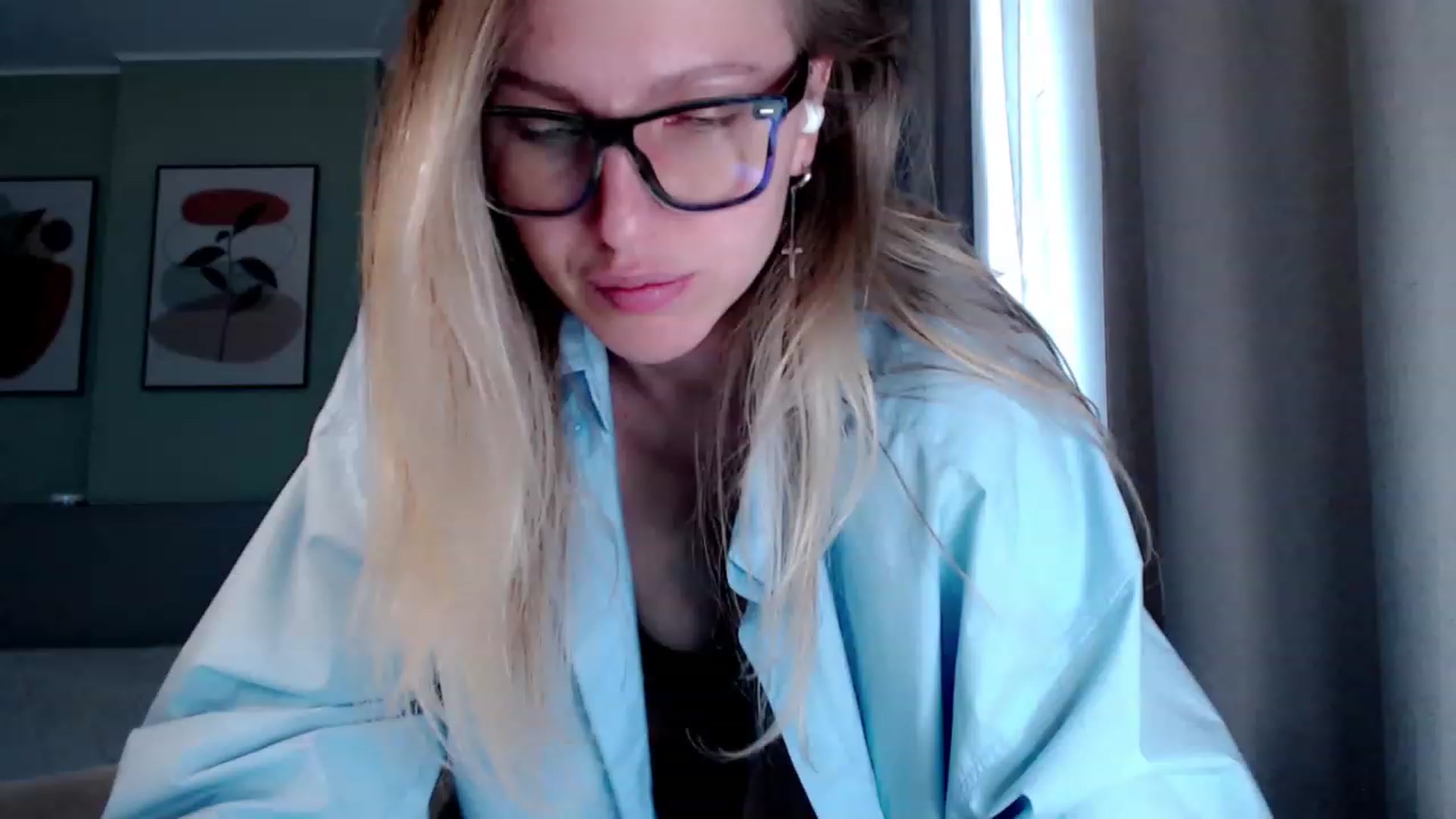 Gallery image thumbnail from VivicaCoke's myfreecams stream on, 03/18/2023, 12:42 image 4 of 20
