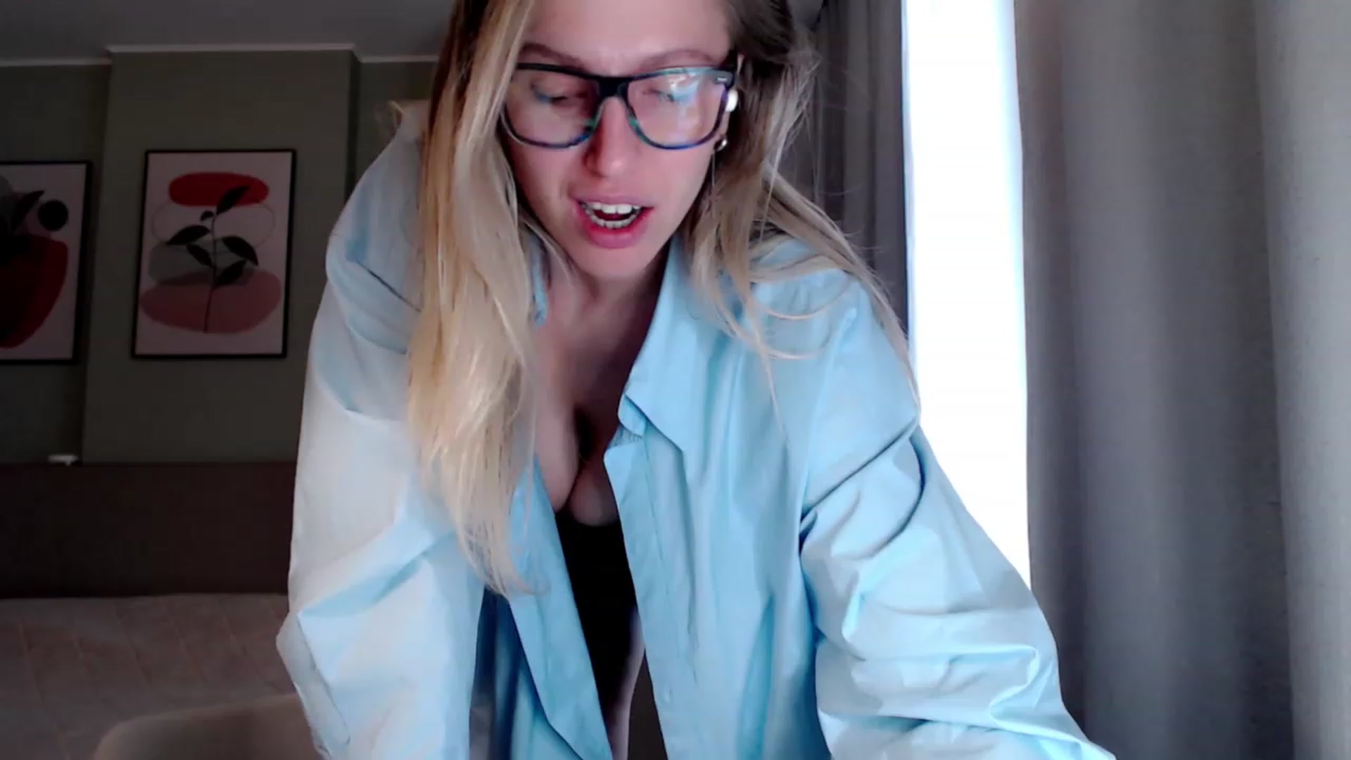 Gallery image thumbnail from VivicaCoke's myfreecams stream on, 03/18/2023, 12:42 image 12 of 20
