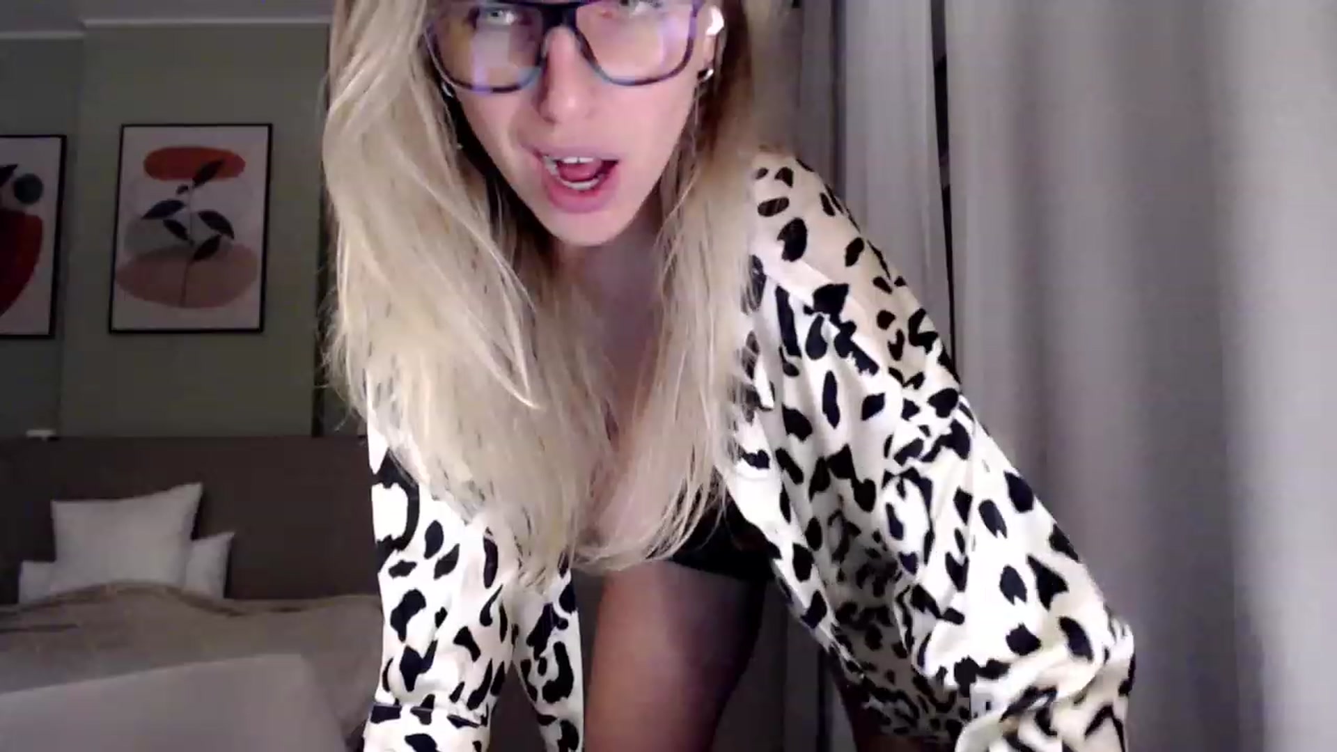 Gallery image thumbnail from VivicaCoke's myfreecams stream on, 03/20/2023, 19:53 image 15 of 20
